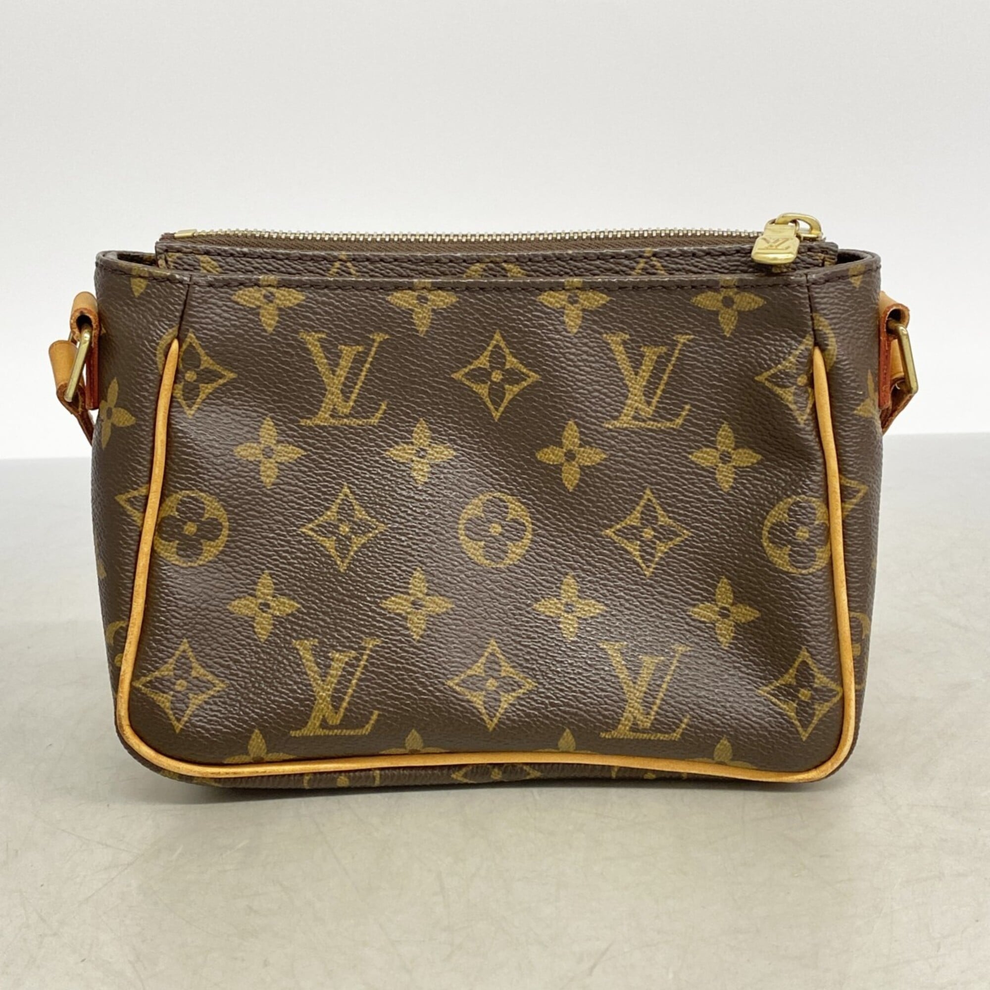 Louis Vuitton Brown Shoulder Bag (Pre-Owned)