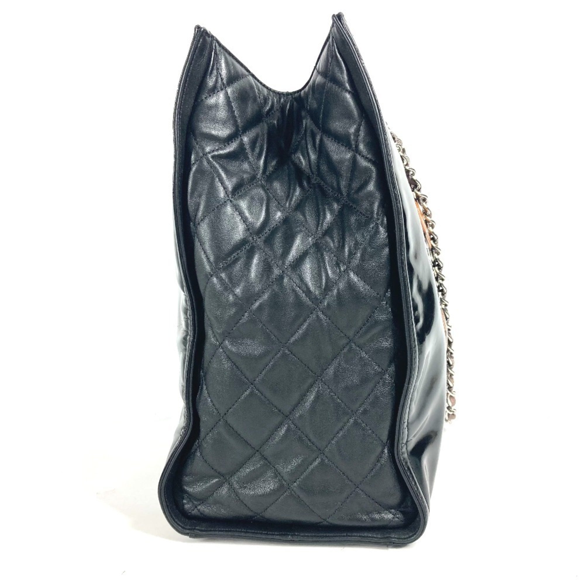 Chanel Black Shoulder Bag (Pre-Owned)