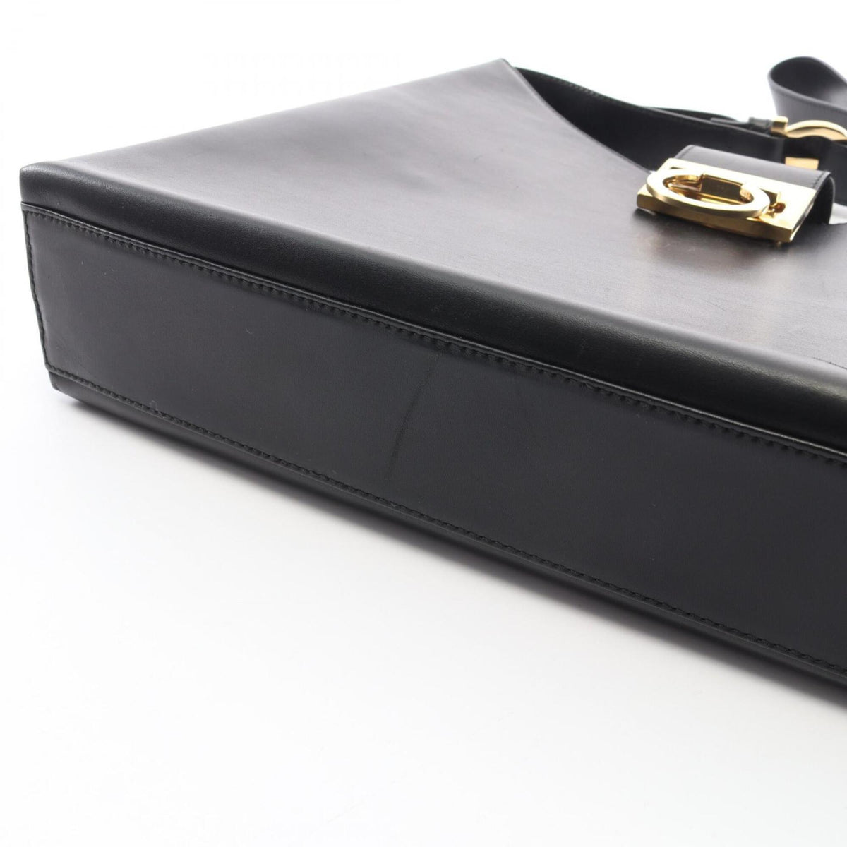 Salvatore Ferragamo Black Leather Handbag Shoulder Bag (Pre-Owned)