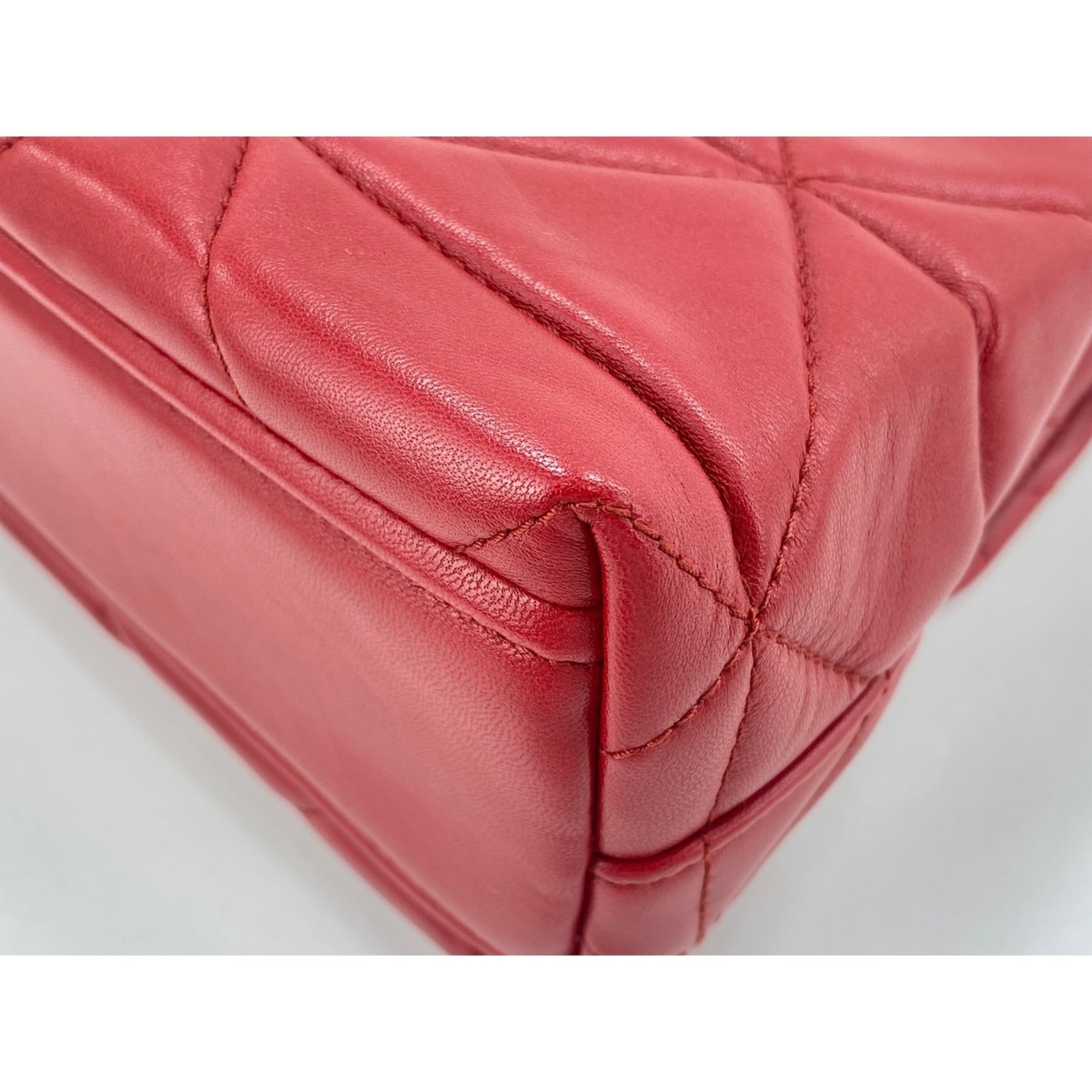 Prada Red Color Shoulder Bag (Pre-Owned)
