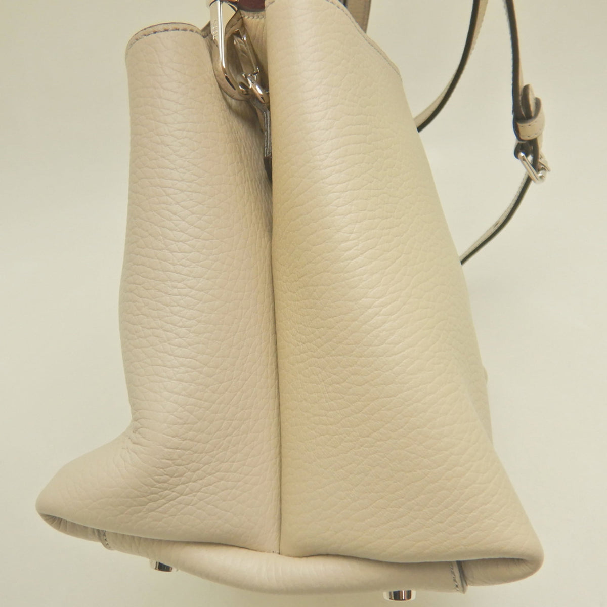 Tod's Brown Leather Handbag (Pre-Owned)