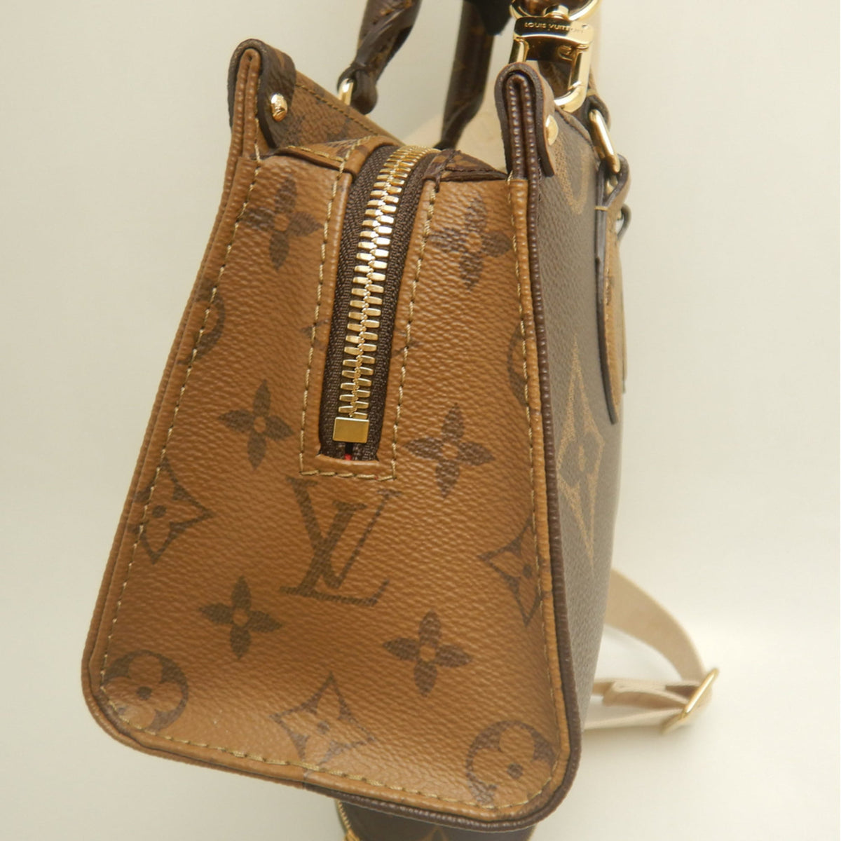 Louis Vuitton Brown Monogram Canvas Handbag Pouch (Pre-Owned)