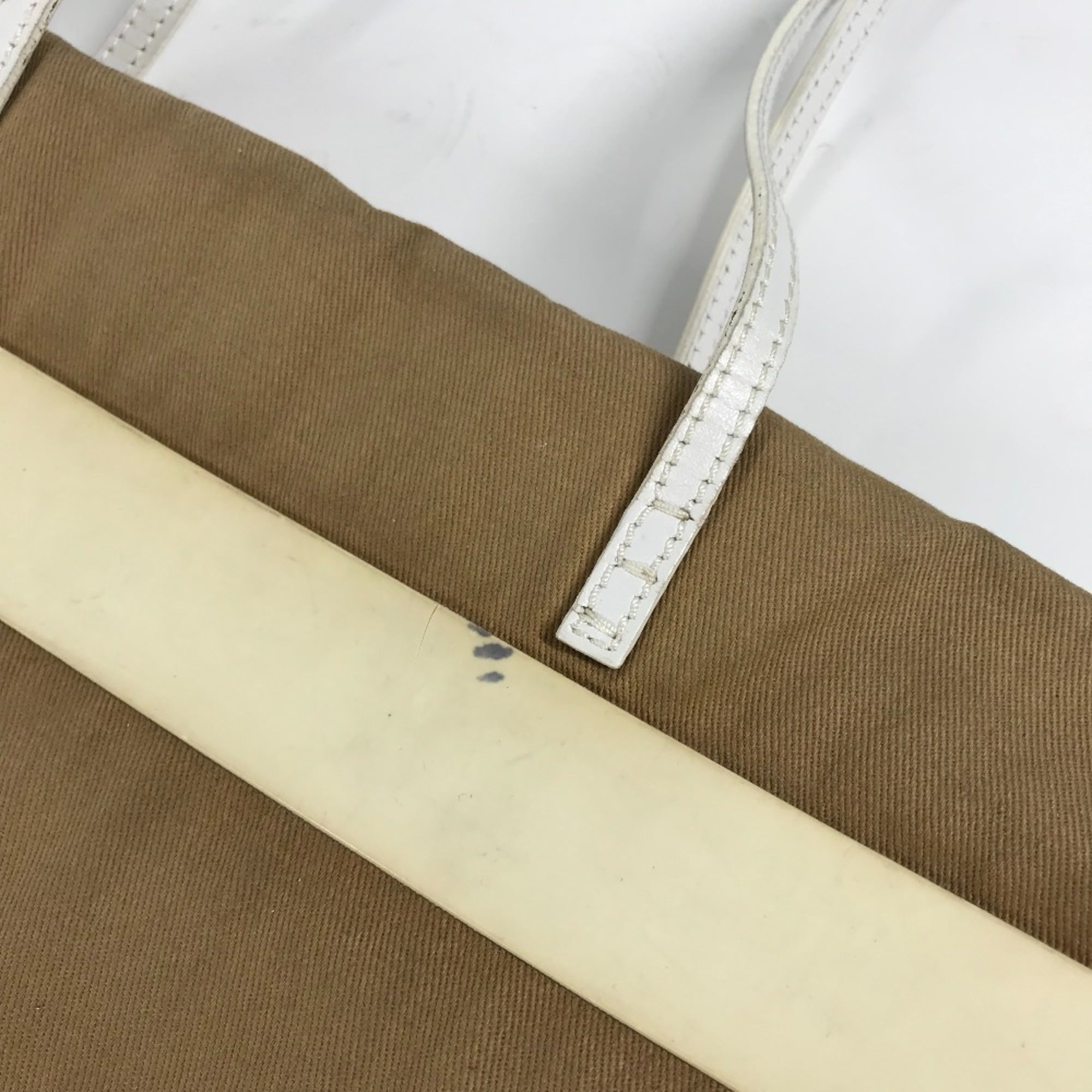 Fendi Beige White Canvas Rubber Shoulder Bag Tote Bag (Pre-Owned)