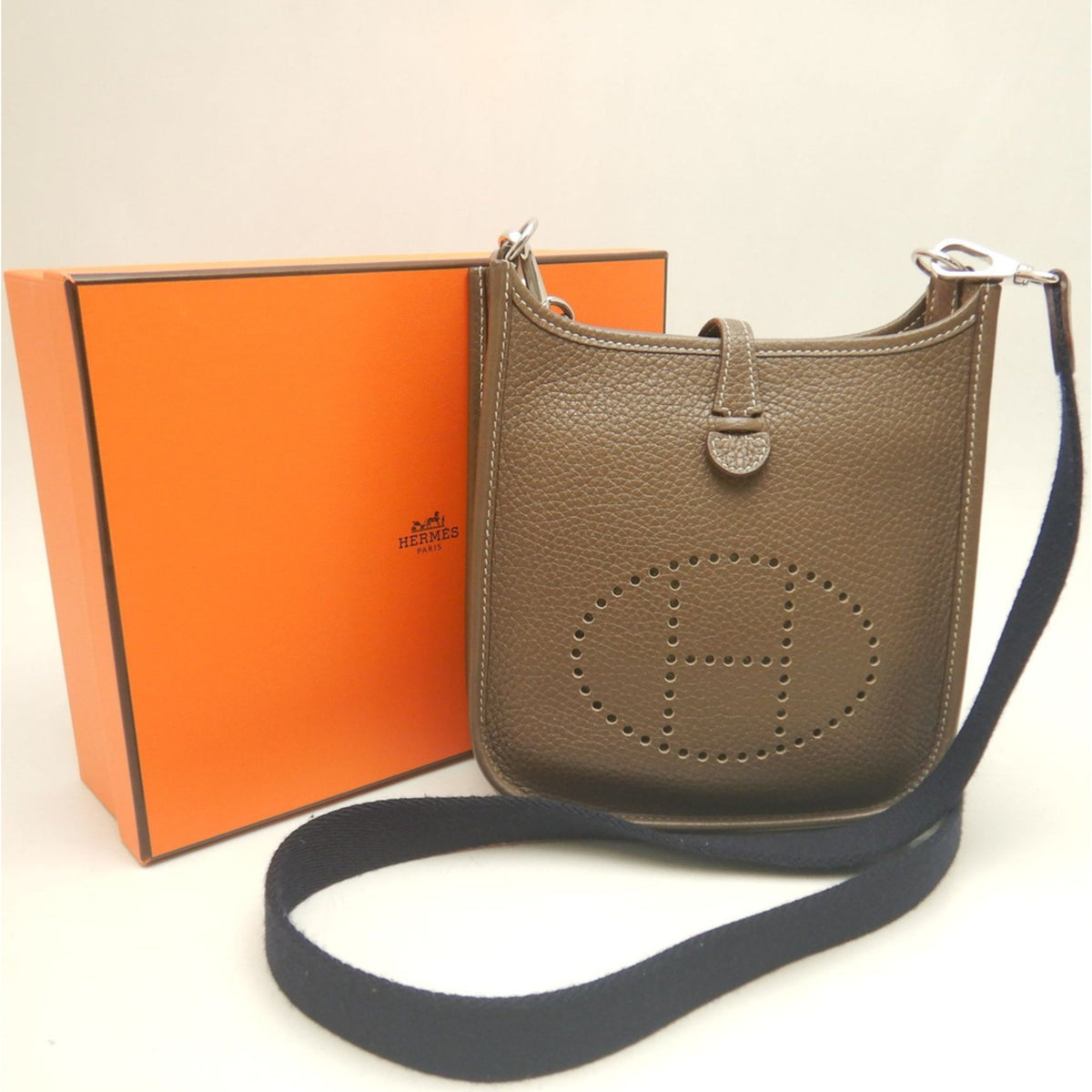 Hermes Etoupe Gray Taurillon Clemence Leather Shoulder Bag (Pre-Owned)