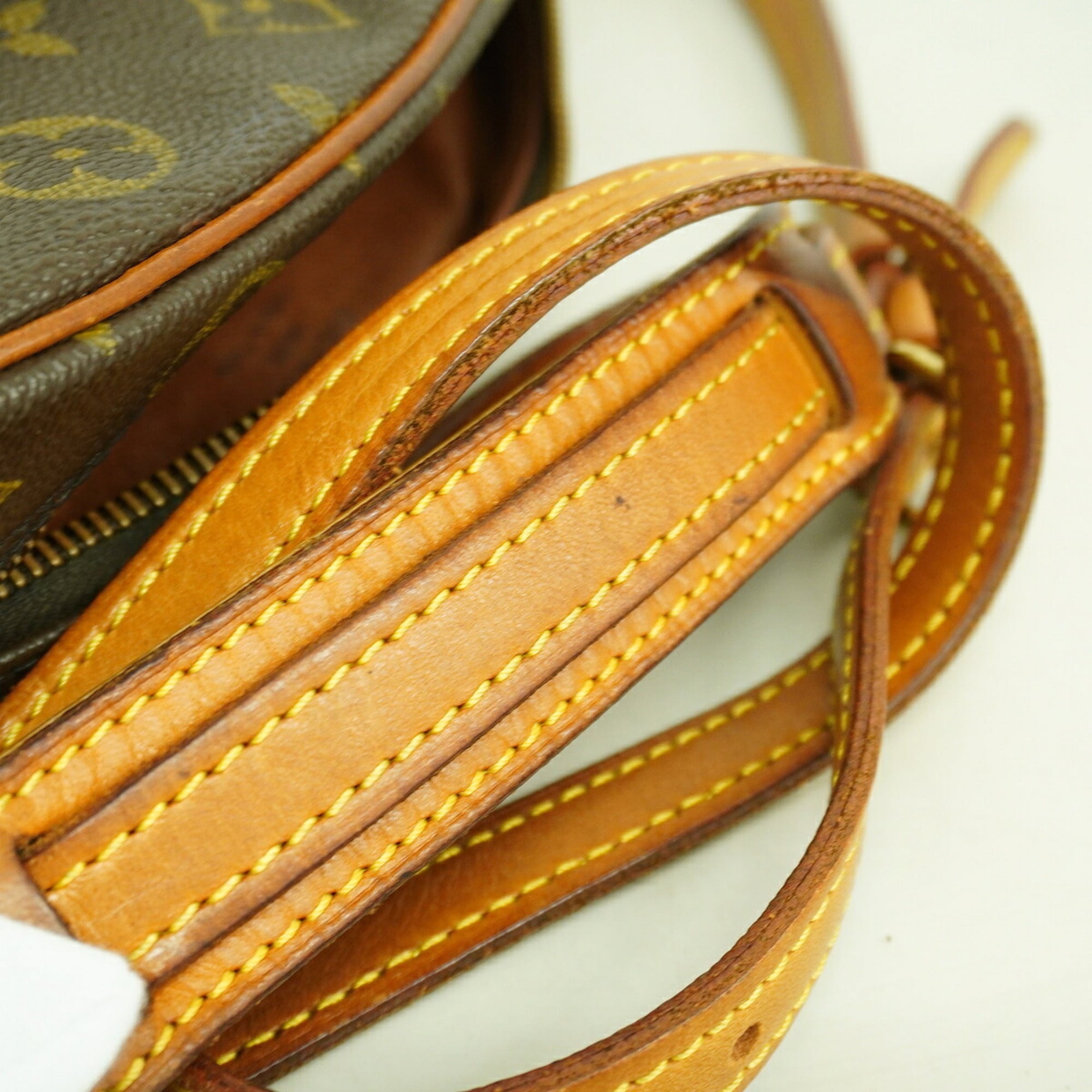 Louis Vuitton Brown Shoulder Bag (Pre-Owned)