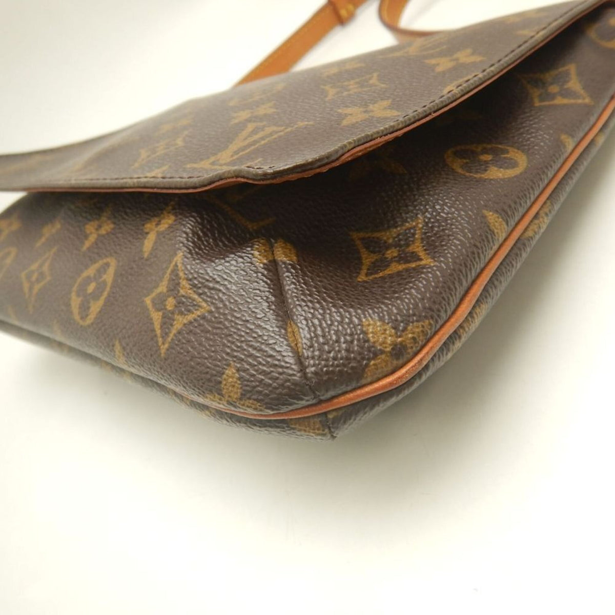 Louis Vuitton Monogram Brown Monogram Shoulder Bag (Pre-Owned)