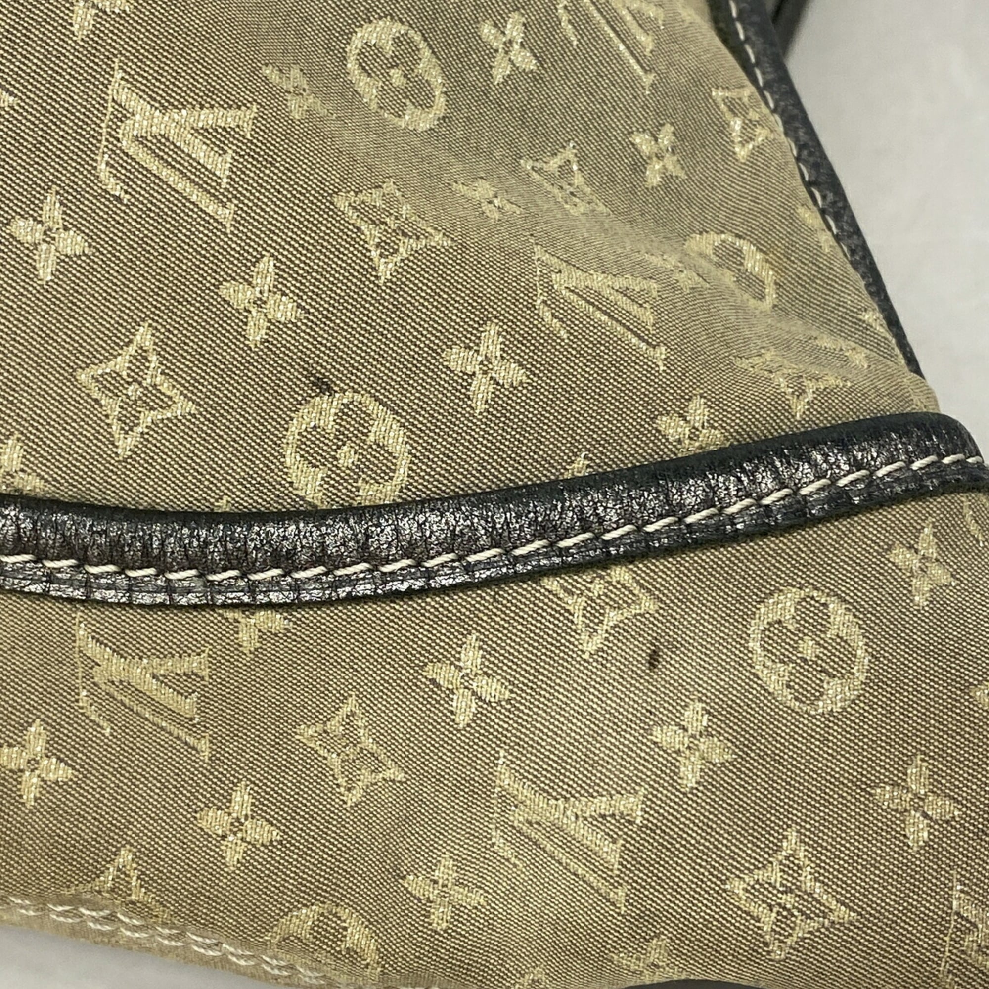 Louis Vuitton Platine Shoulder Bag (Pre-Owned)