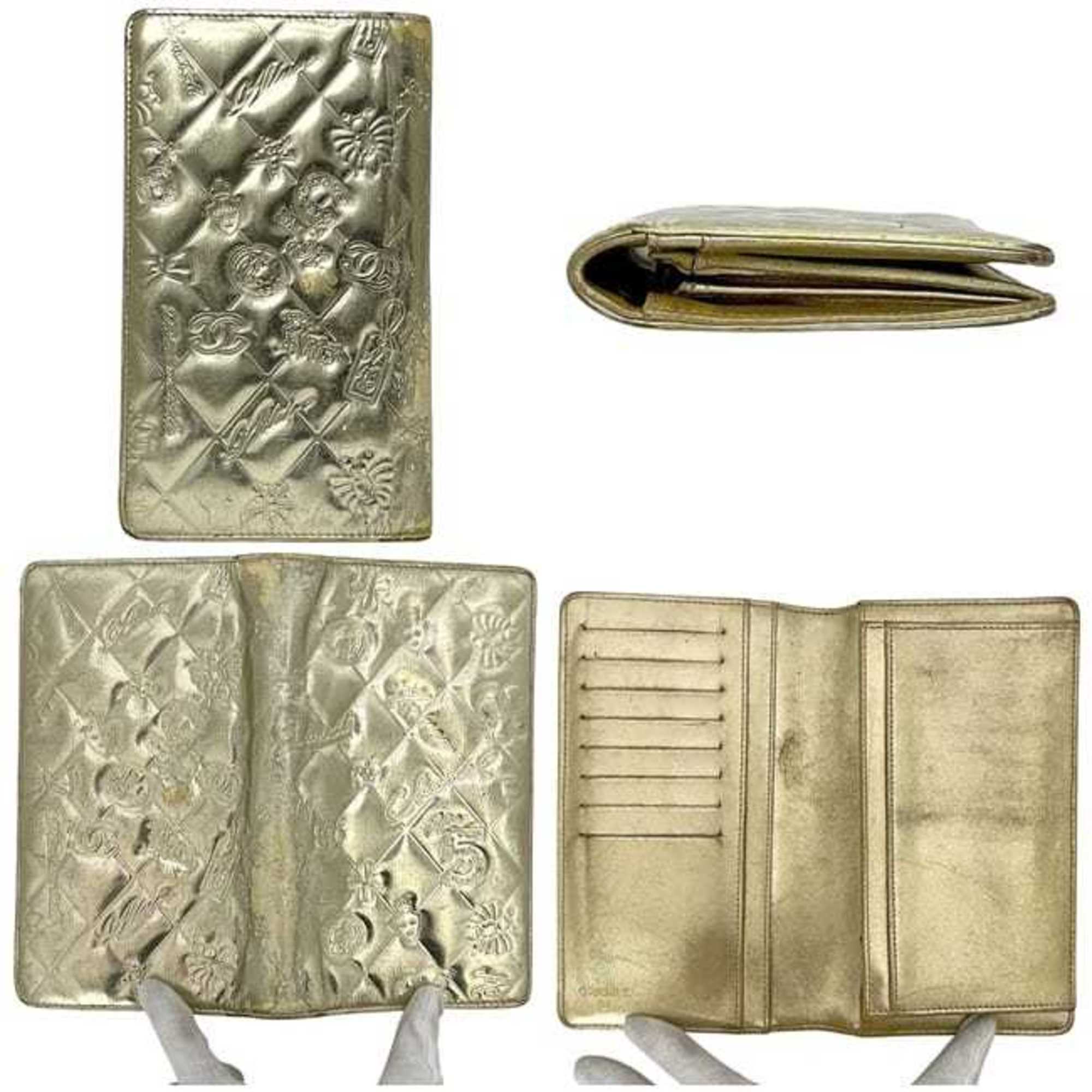 Chanel Gold Patent Leather Long Wallet (Bi-Fold) (Pre-Owned)