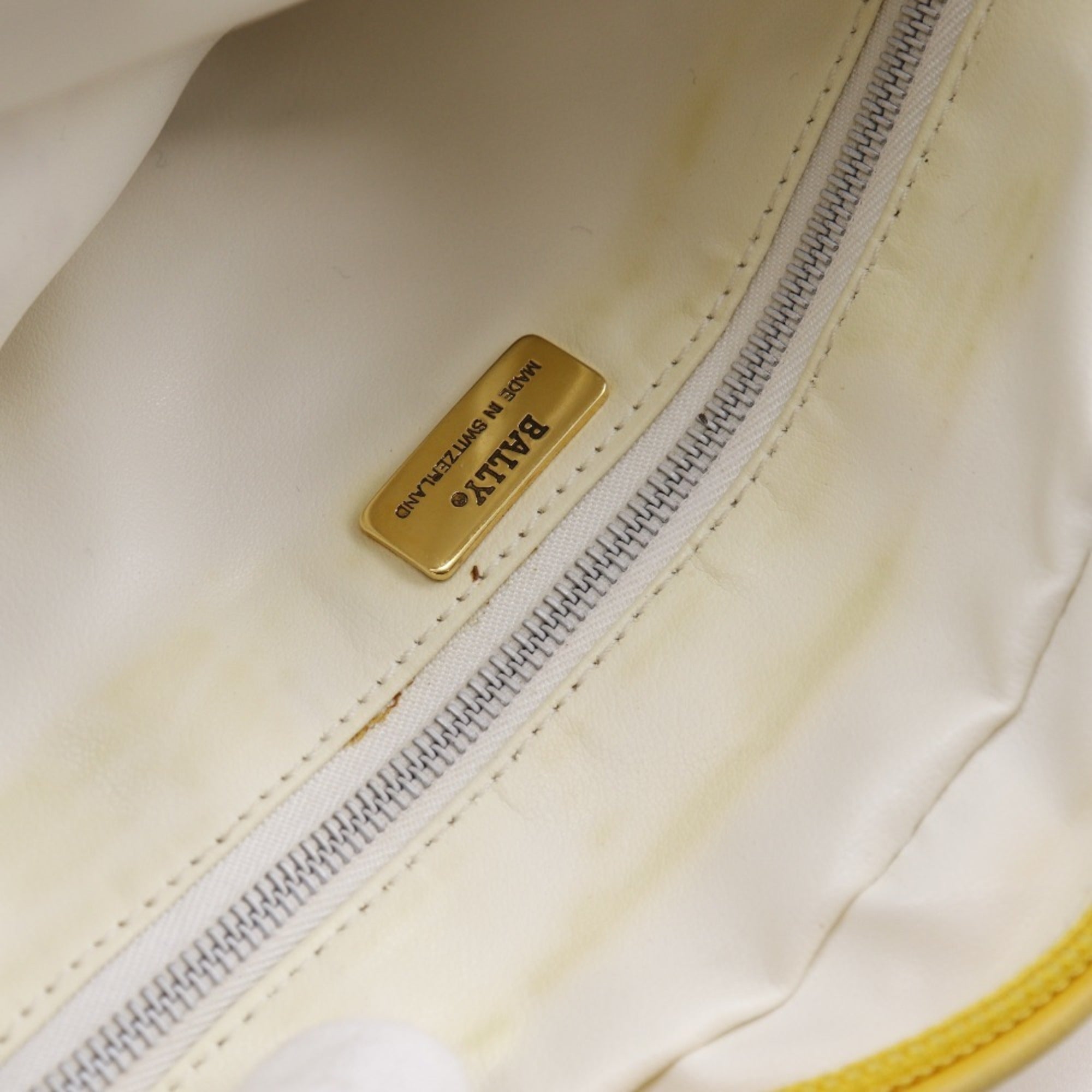 Bally Yellow Leather Shoulder Bag (Pre-Owned)
