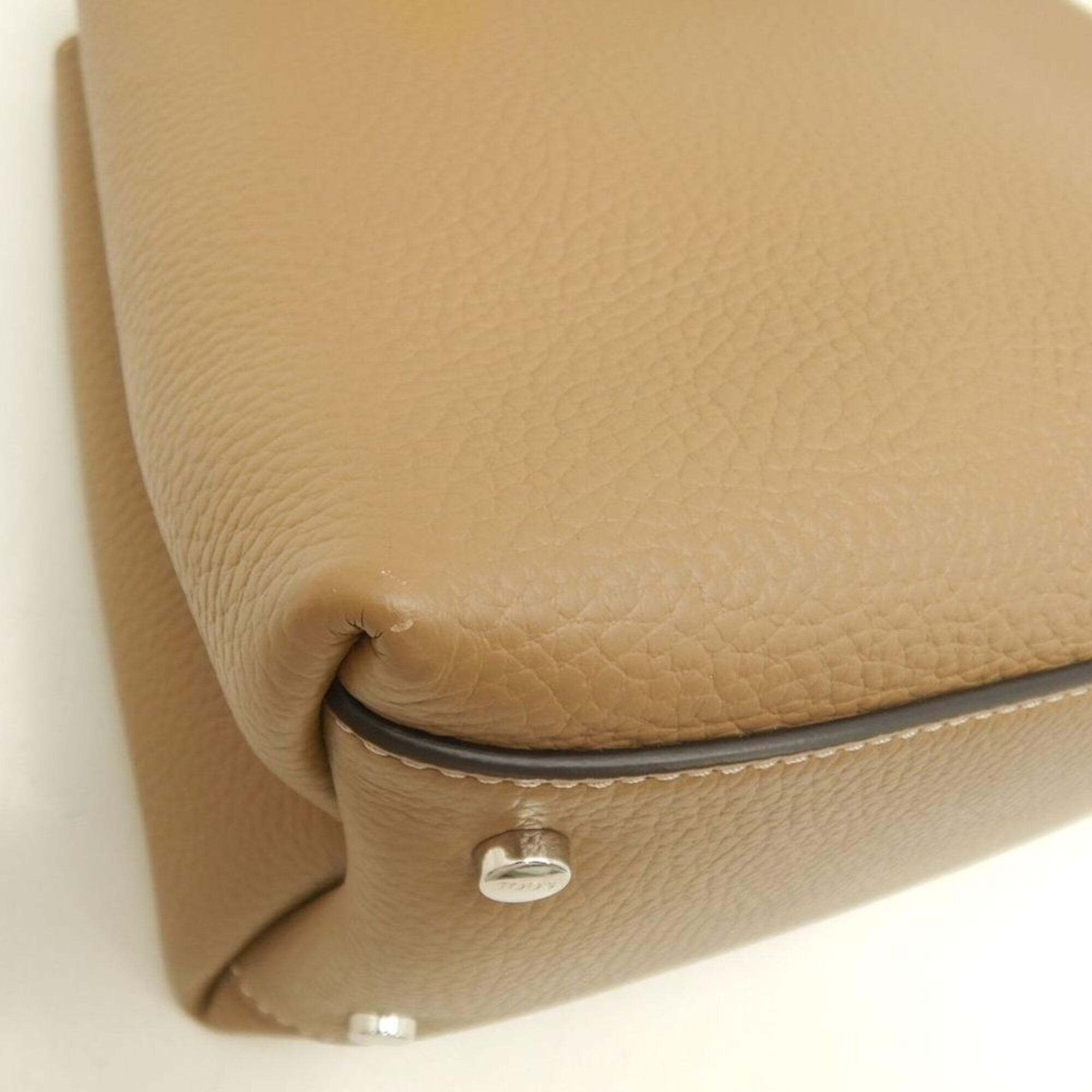 Tod's Brown Leather Handbag (Pre-Owned)