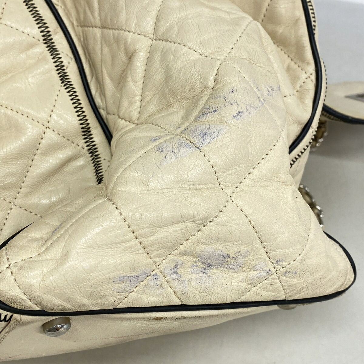 Chanel Ivory Leather Tote Bag (Pre-Owned)