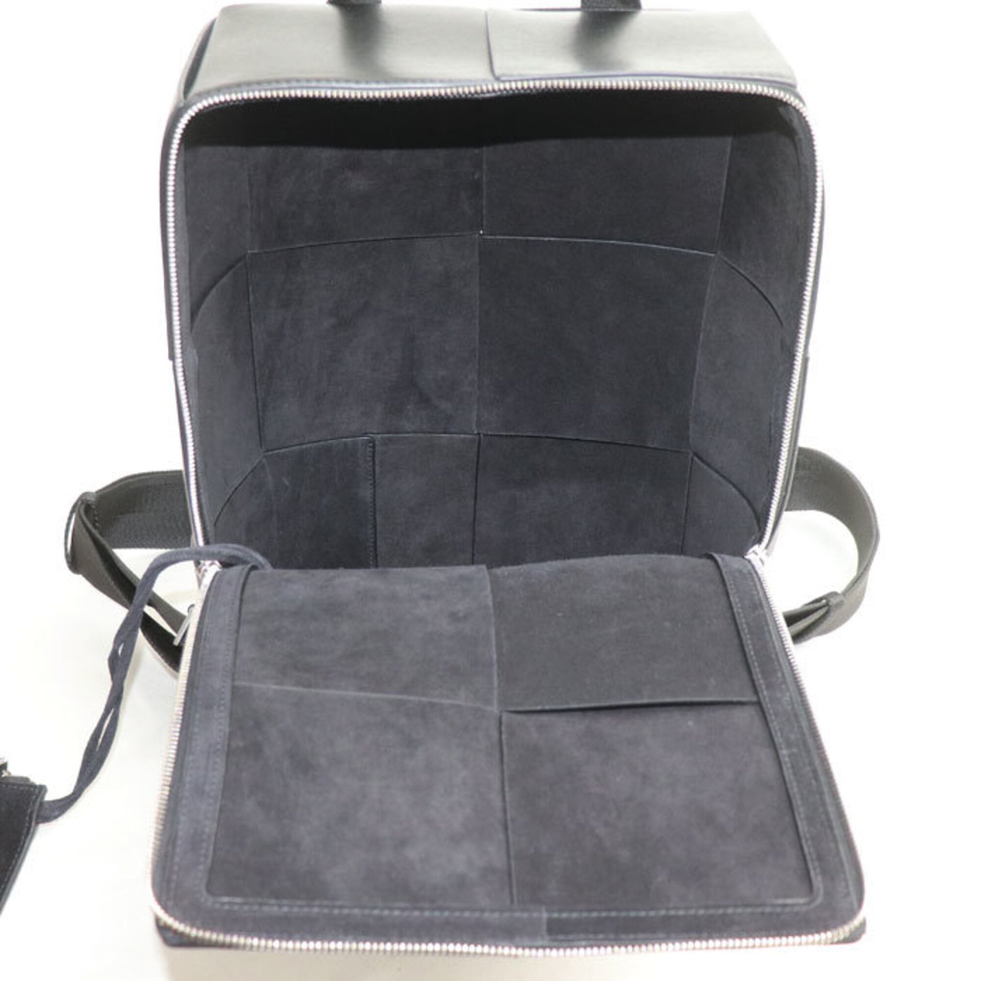 Bottega Veneta Black Leather Backpack (Pre-Owned)