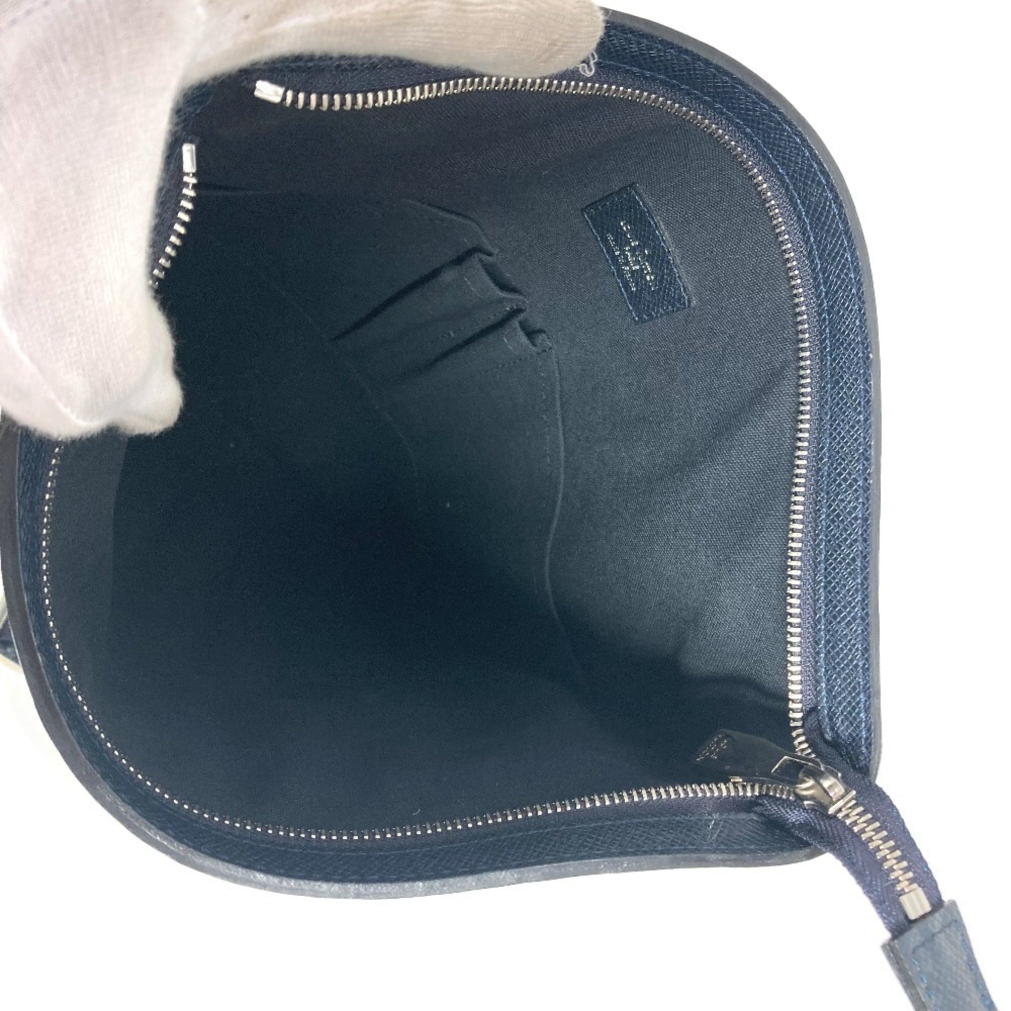 Louis Vuitton Boreal Navy Taiga Leather Shoulder Bag (Pre-Owned)