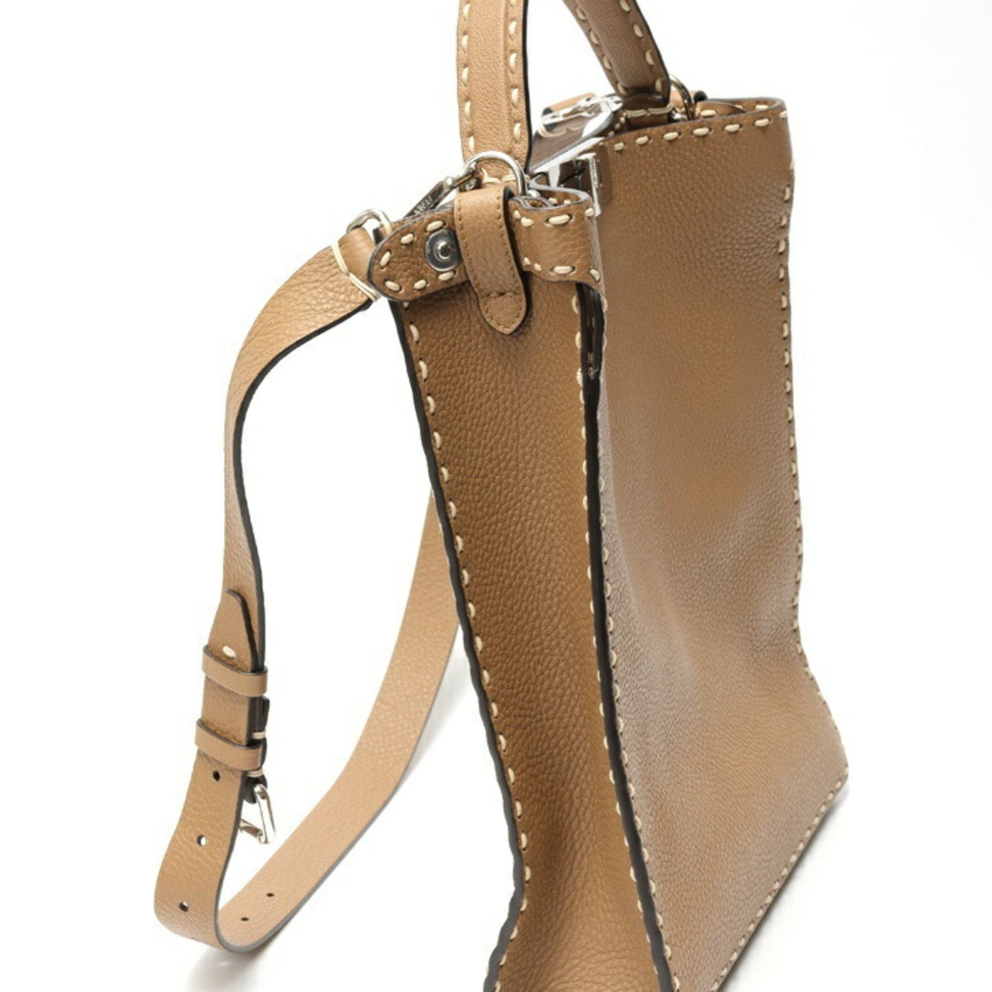 Fendi Brown Leather Handbag Shoulder Bag (Pre-Owned)