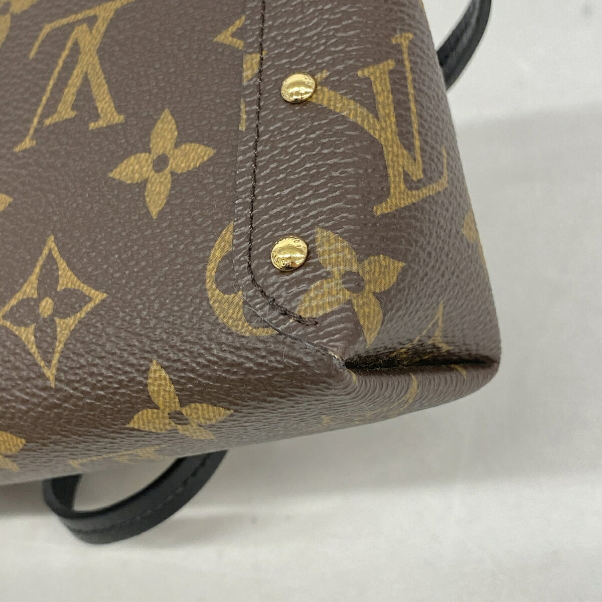 Louis Vuitton Brown Shoulder Bag (Pre-Owned)