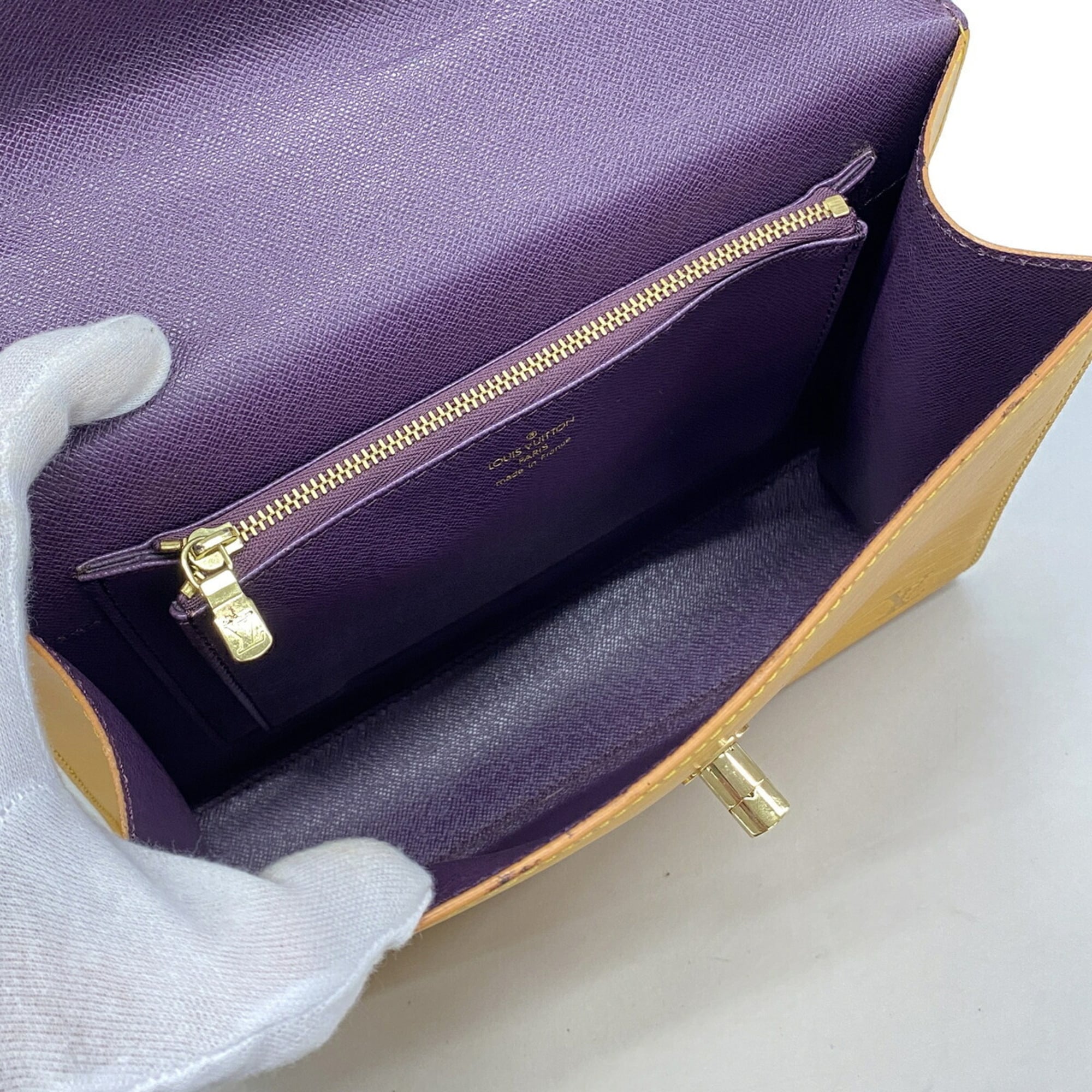 Louis Vuitton Jaune Handbag (Pre-Owned)