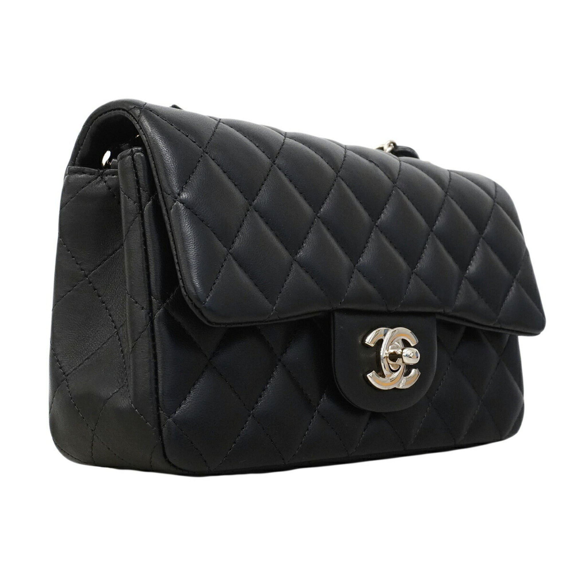 Chanel Black Leather Shoulder Bag (Pre-Owned)