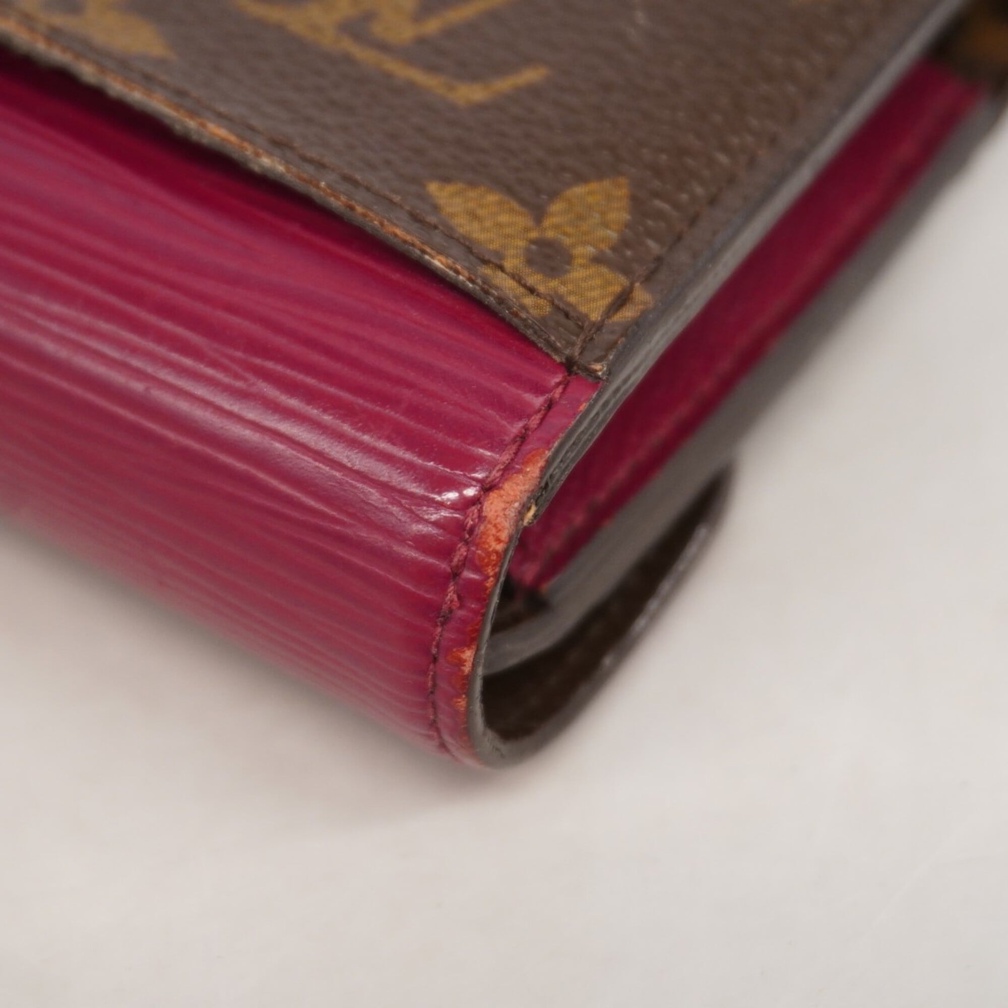 Louis Vuitton Wallet (Tri-Fold) (Pre-Owned)