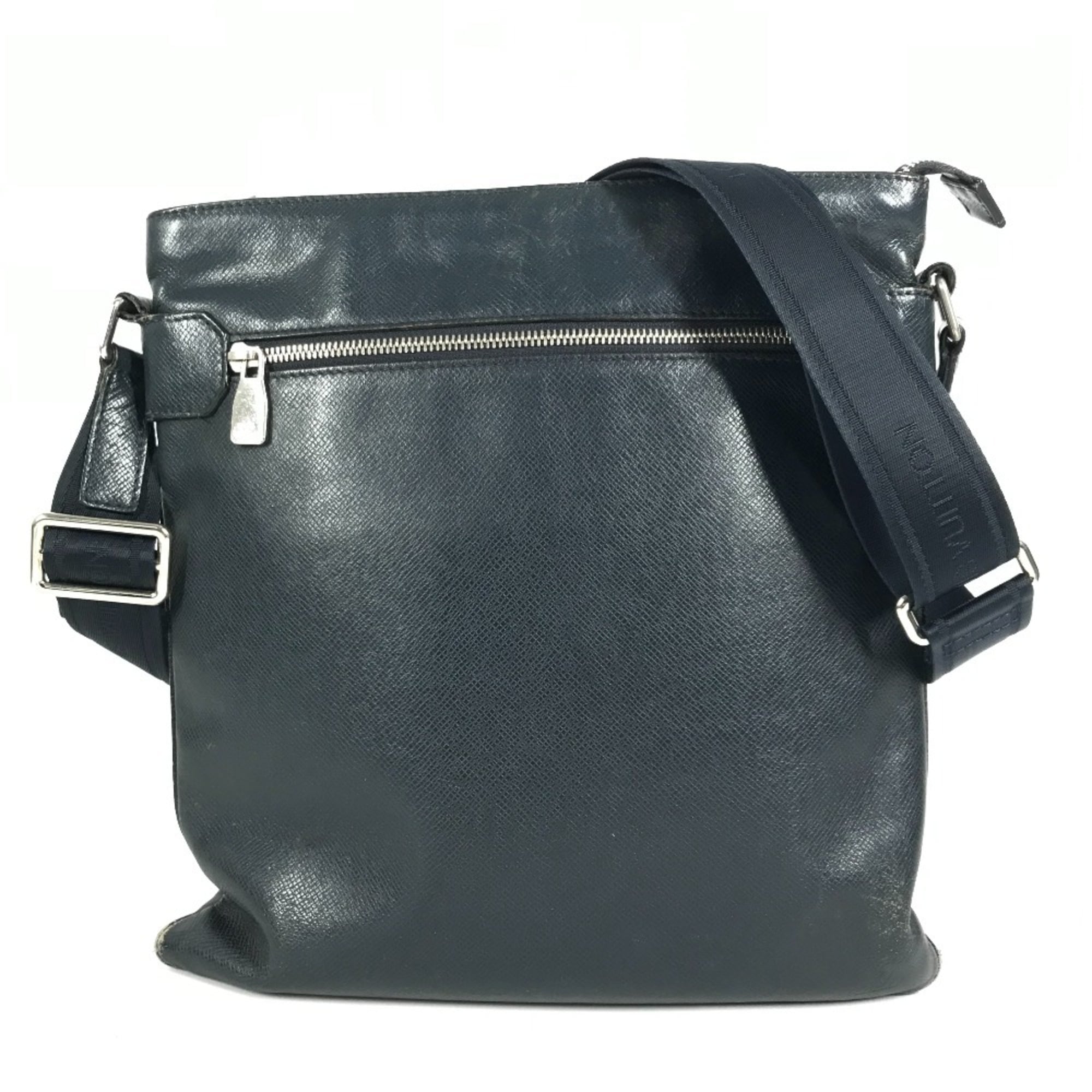 Louis Vuitton Navy Taiga Leather Pochette Shoulder Bag (Pre-Owned)
