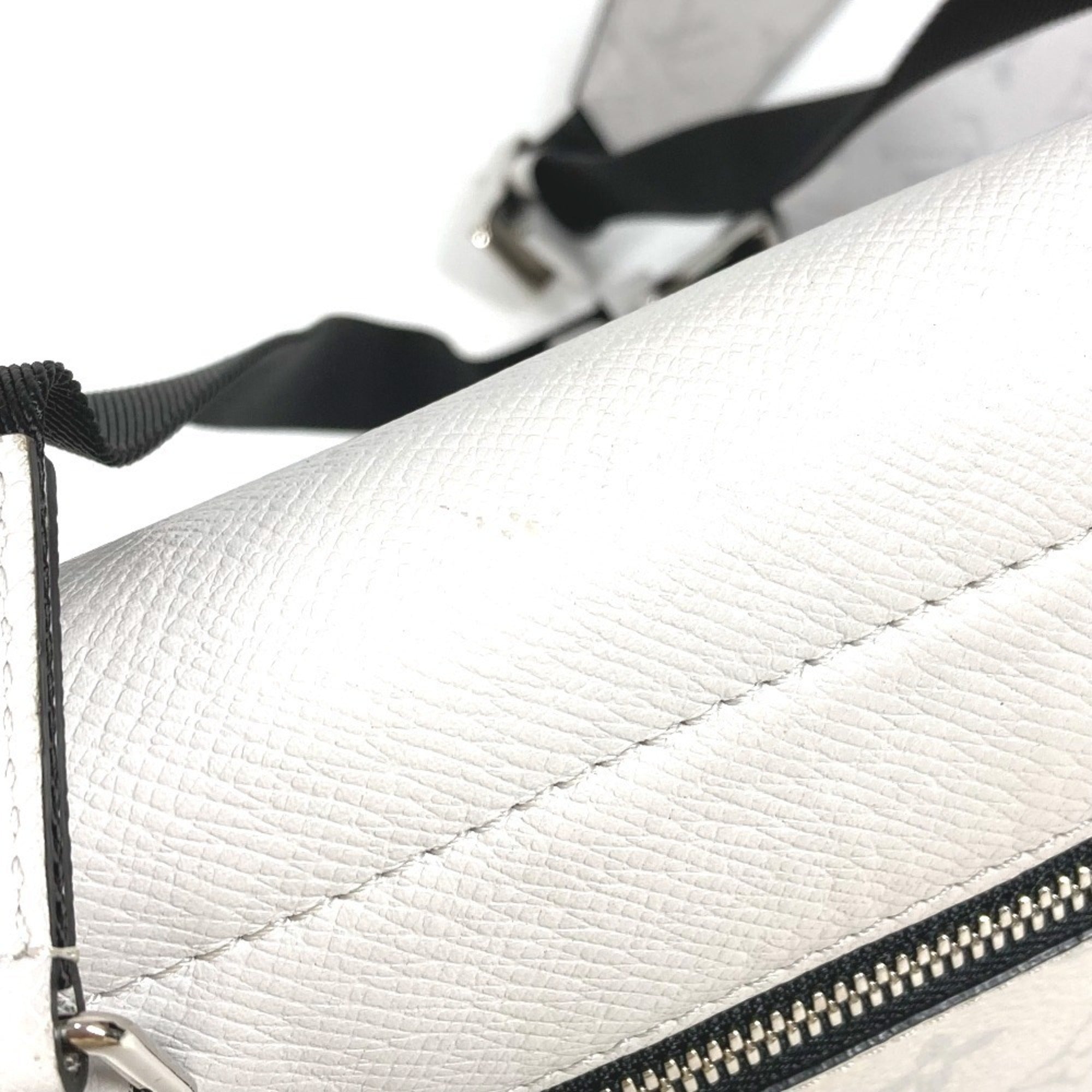 Louis Vuitton White Taigarama Shoulder Bag (Pre-Owned)