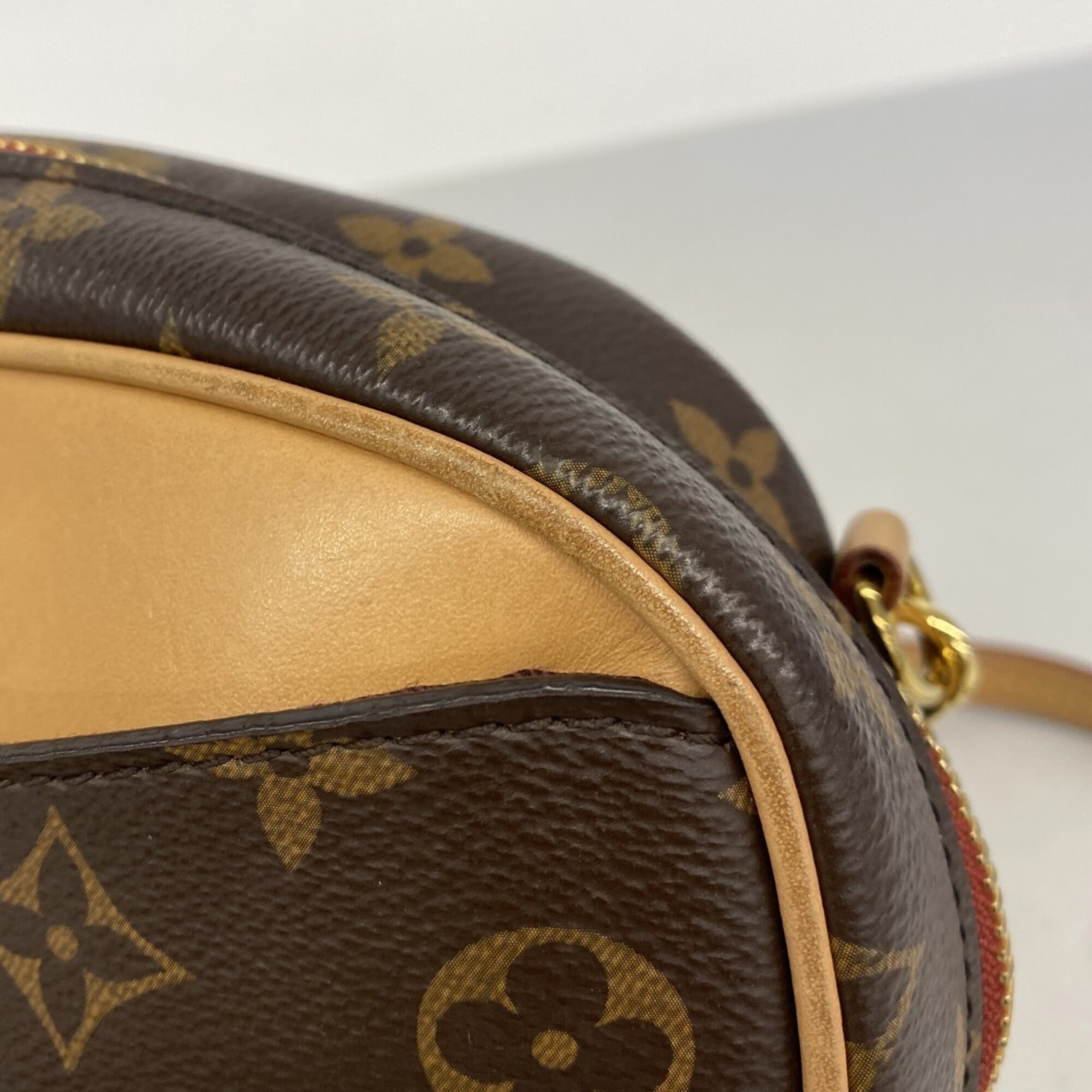 Louis Vuitton Brown Shoulder Bag (Pre-Owned)