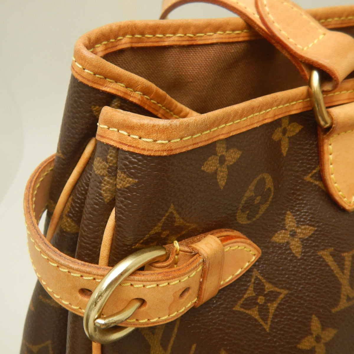 Louis Vuitton Brown Monogram Monogram Shoulder Bag (Pre-Owned)