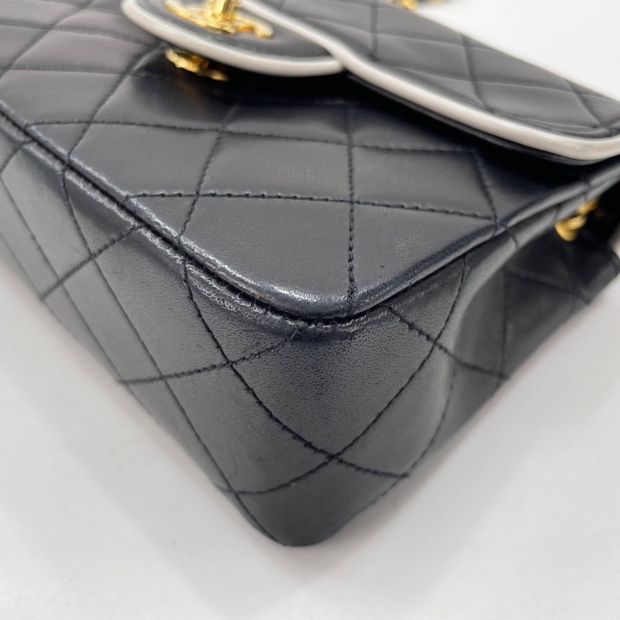 Chanel Matelasse Black Shoulder Bag (Pre-Owned)
