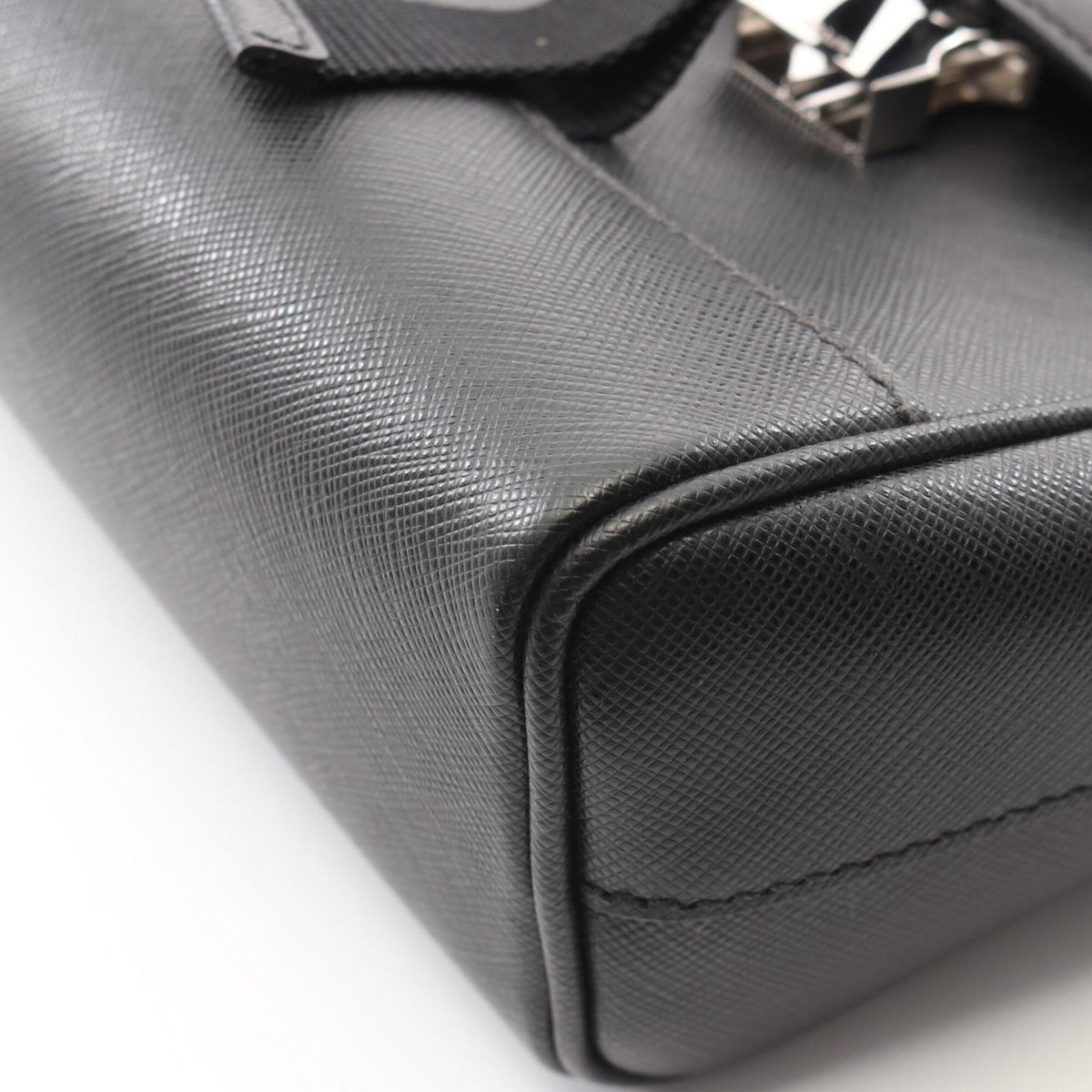 Prada Black Leather Handbag Shoulder Bag Weekend Bag (Pre-Owned)