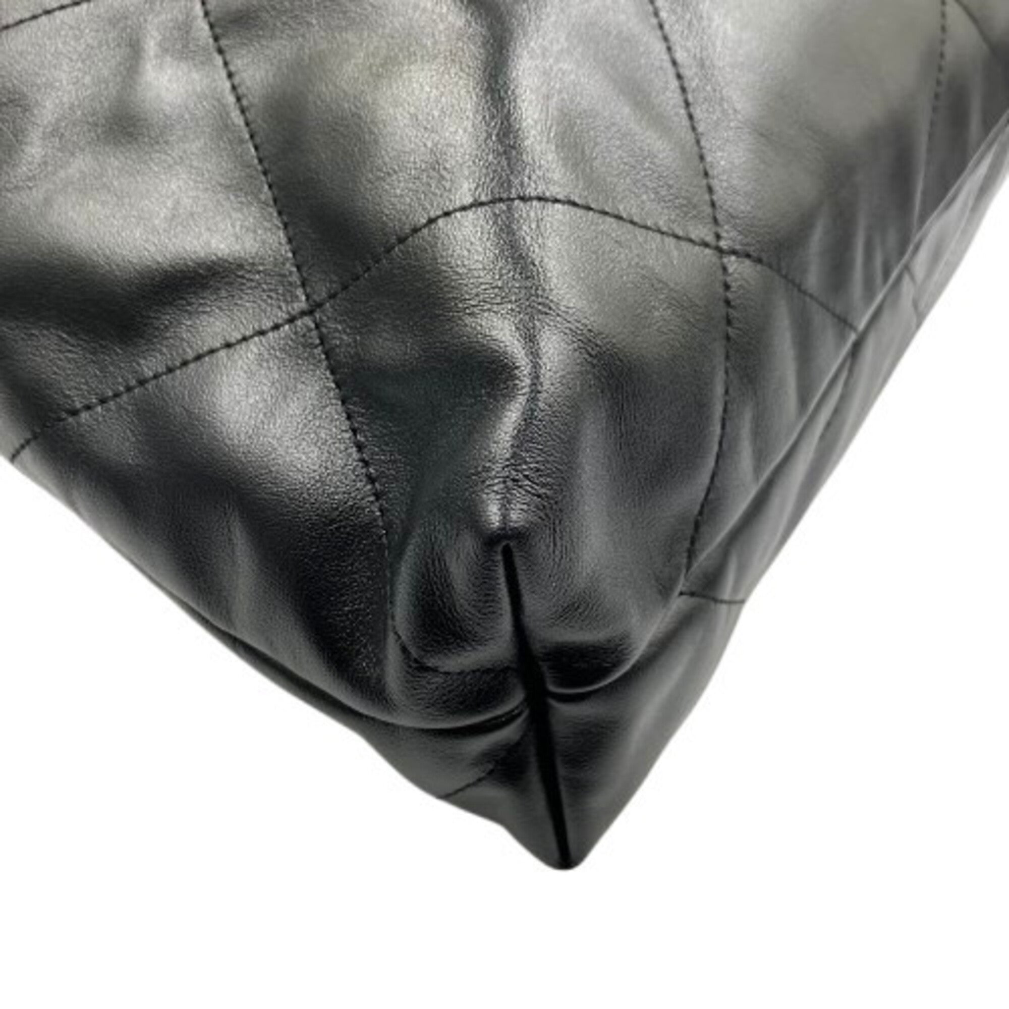 Chanel Black Leather Shoulder Bag (Pre-Owned)