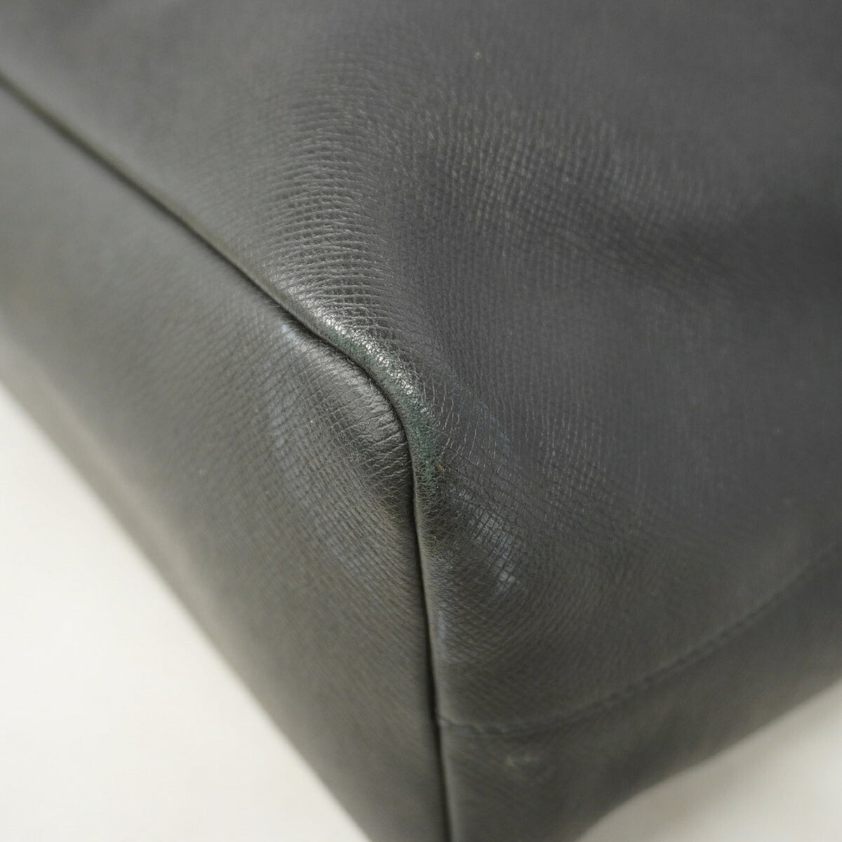 Louis Vuitton Noir Tote Bag (Pre-Owned)