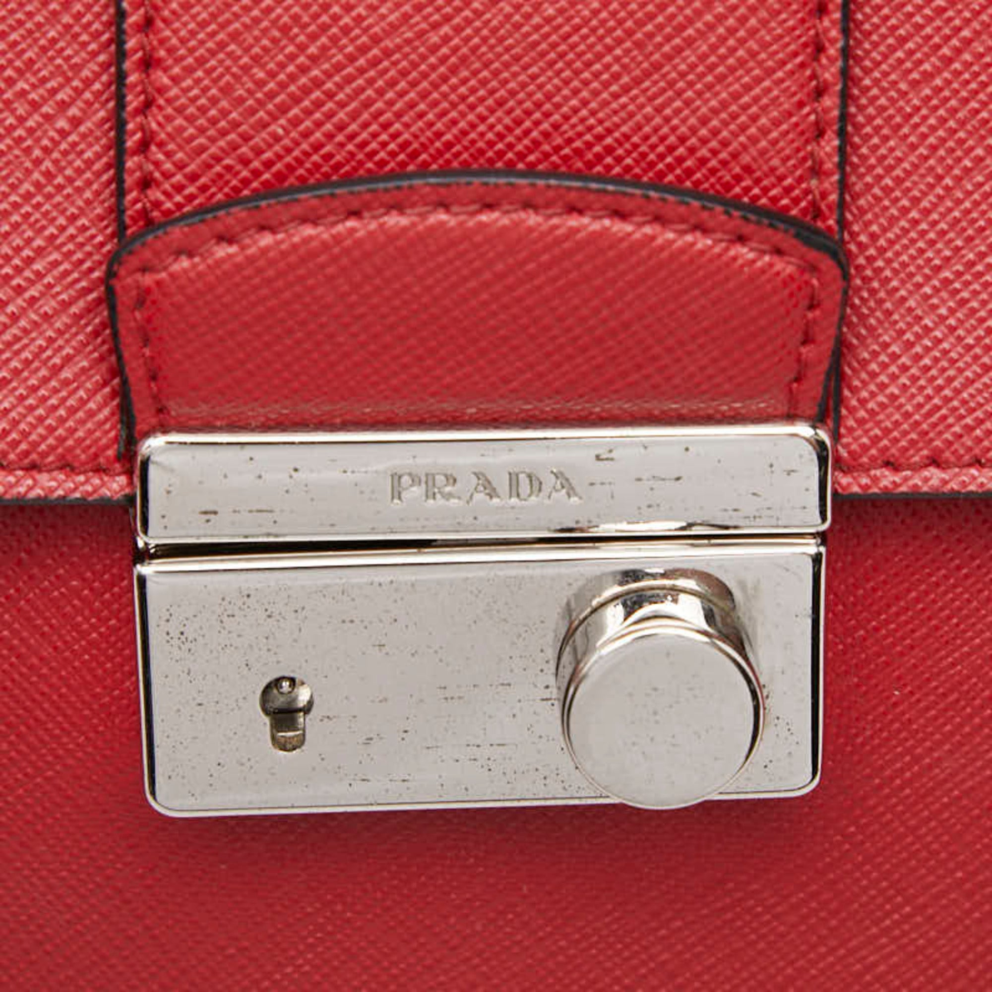 Prada Red Color Saffiano Triangle Leather Shoulder Bag (Pre-Owned)
