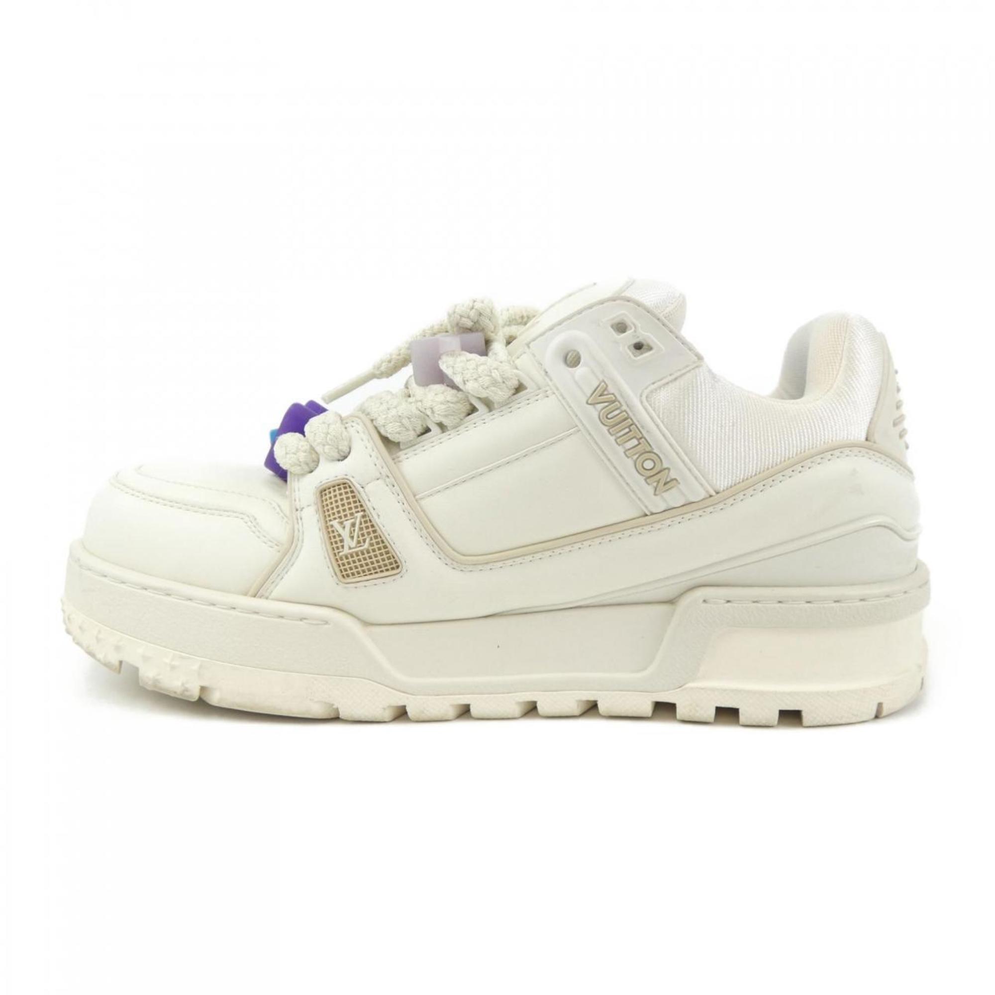 Louis Vuitton Beige Sneakers (Pre-Owned)