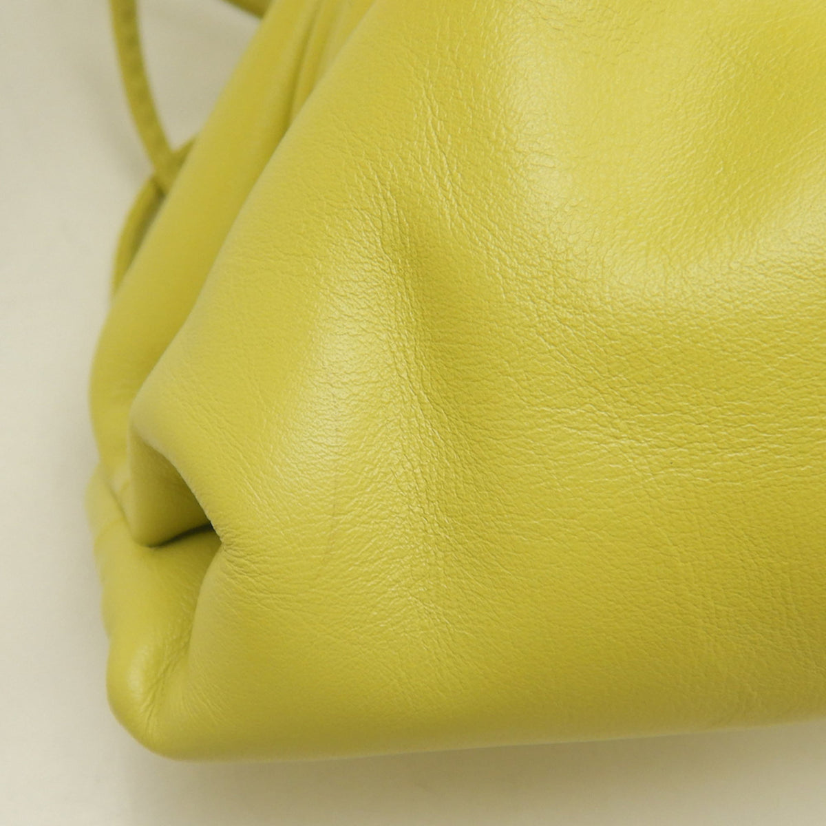 Bottega Veneta Gold Leather Pouch Shoulder Bag (Pre-Owned)