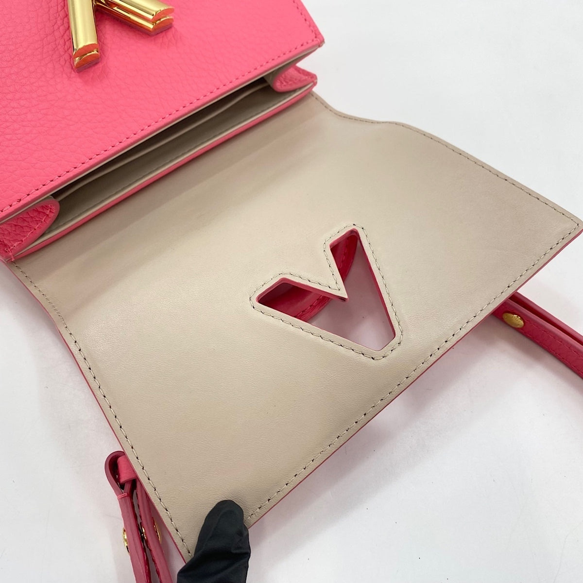 Louis Vuitton Pink Handbag (Pre-Owned)