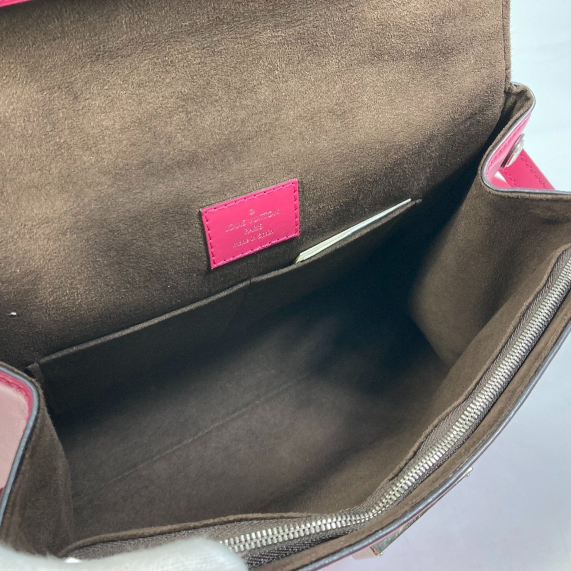 Louis Vuitton Hot Pink Pink Epi Leather Handbag Shoulder Bag (Pre-Owned)