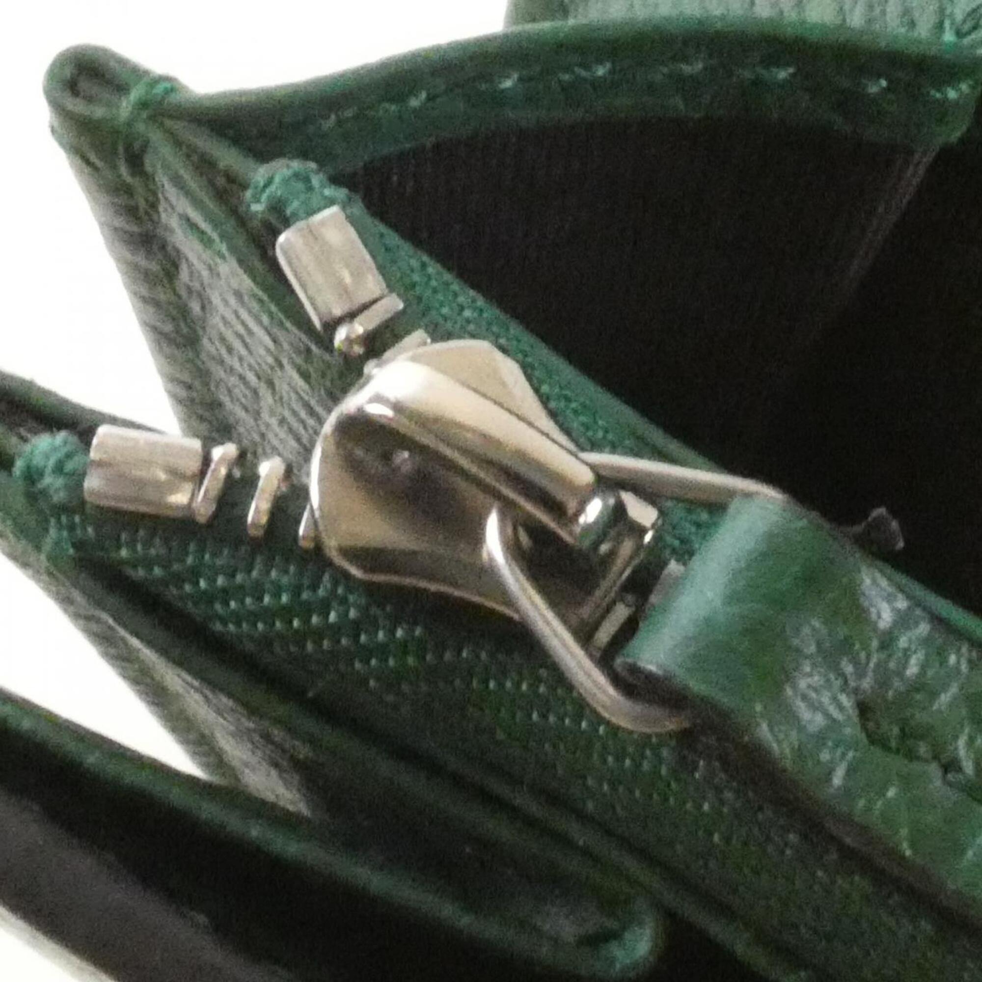 Gucci Emerald Green Leather Chain/Shoulder Wallet (Pre-Owned)
