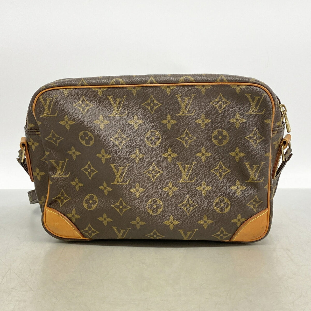 Louis Vuitton Brown Shoulder Bag (Pre-Owned)