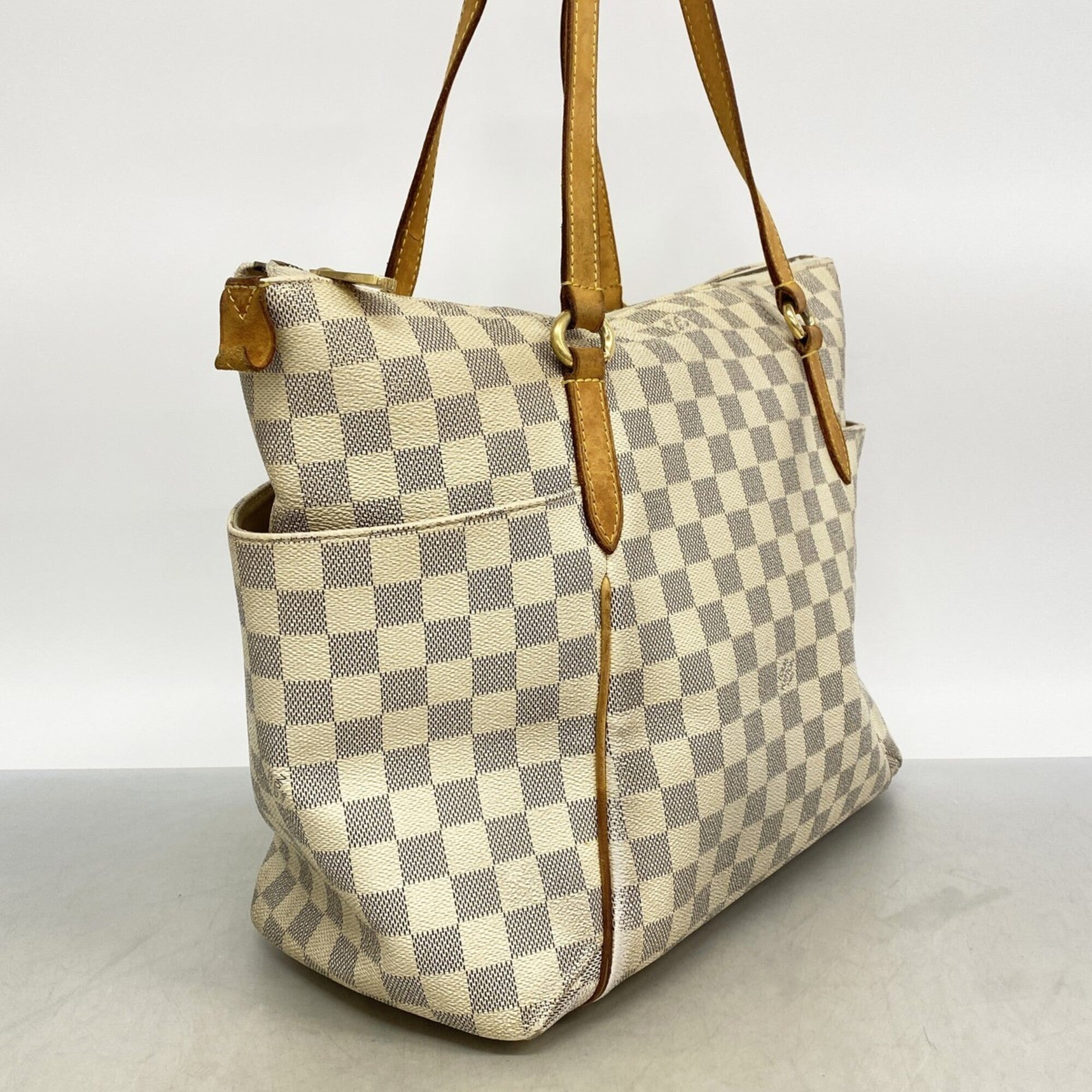 Louis Vuitton White Tote Bag (Pre-Owned)