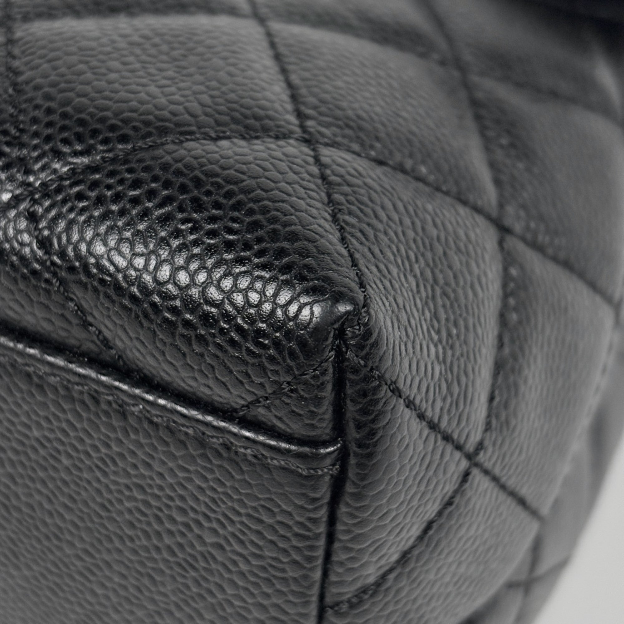 Chanel Matelasse Black Grained Calfskin Handbag (Pre-Owned)