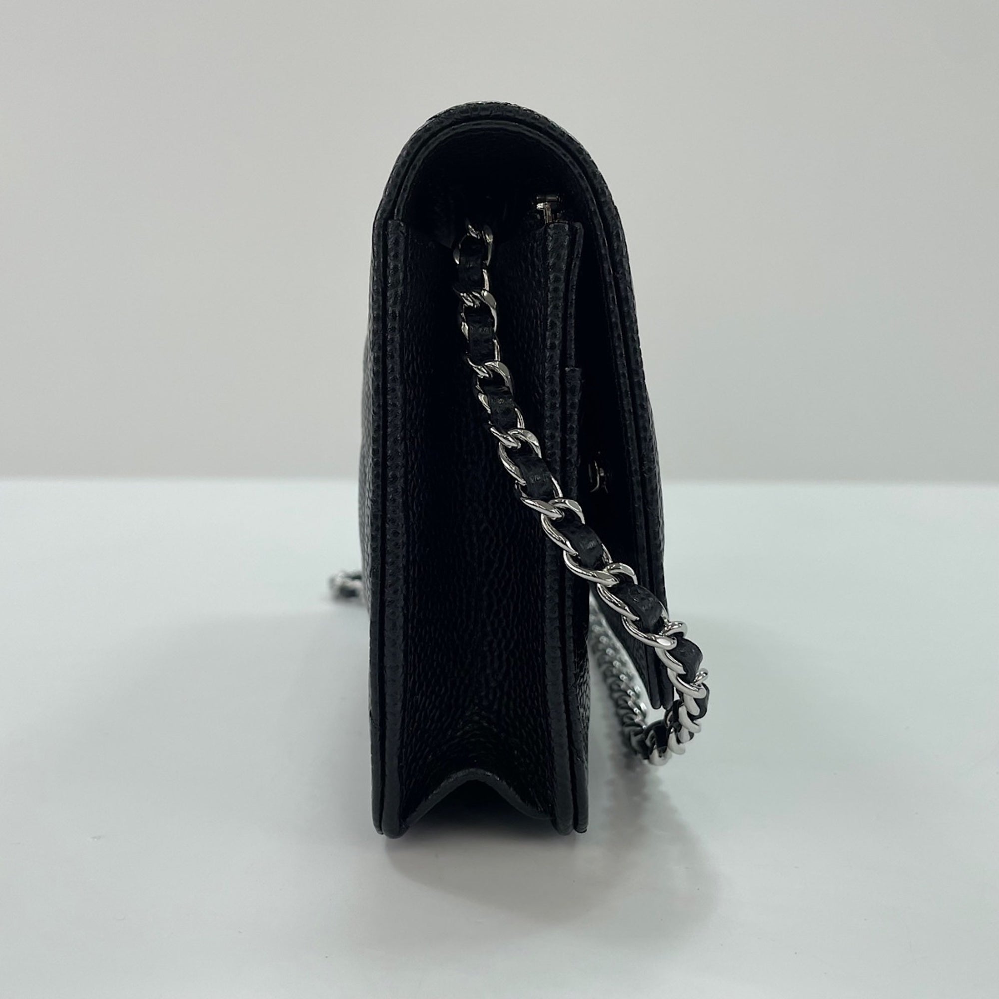 Chanel Black Shoulder Bag (Pre-Owned)