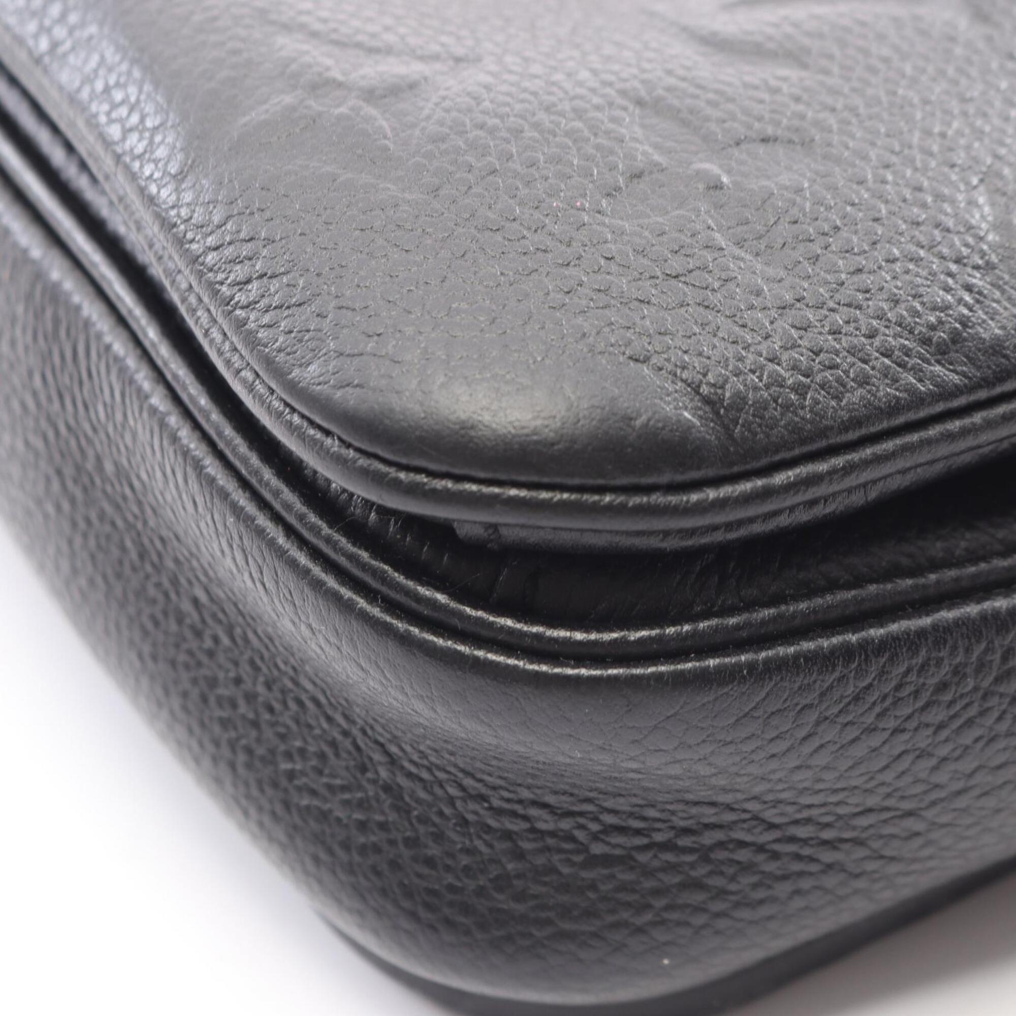 Louis Vuitton Black Leather Handbag Pochette (Pre-Owned)