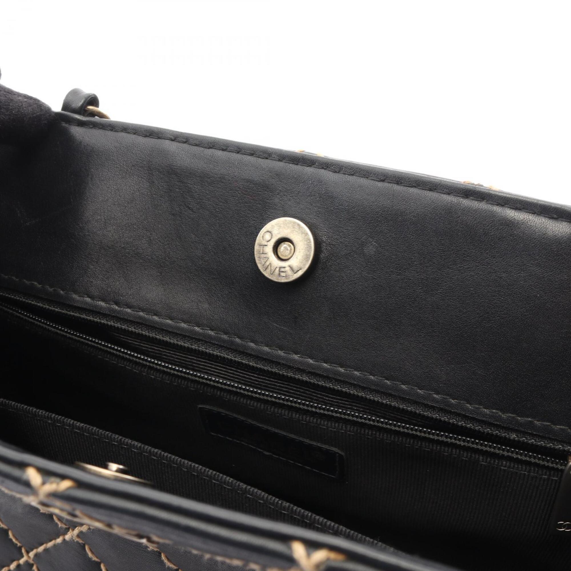 Chanel Black Leather Handbag Shoulder Bag (Pre-Owned)