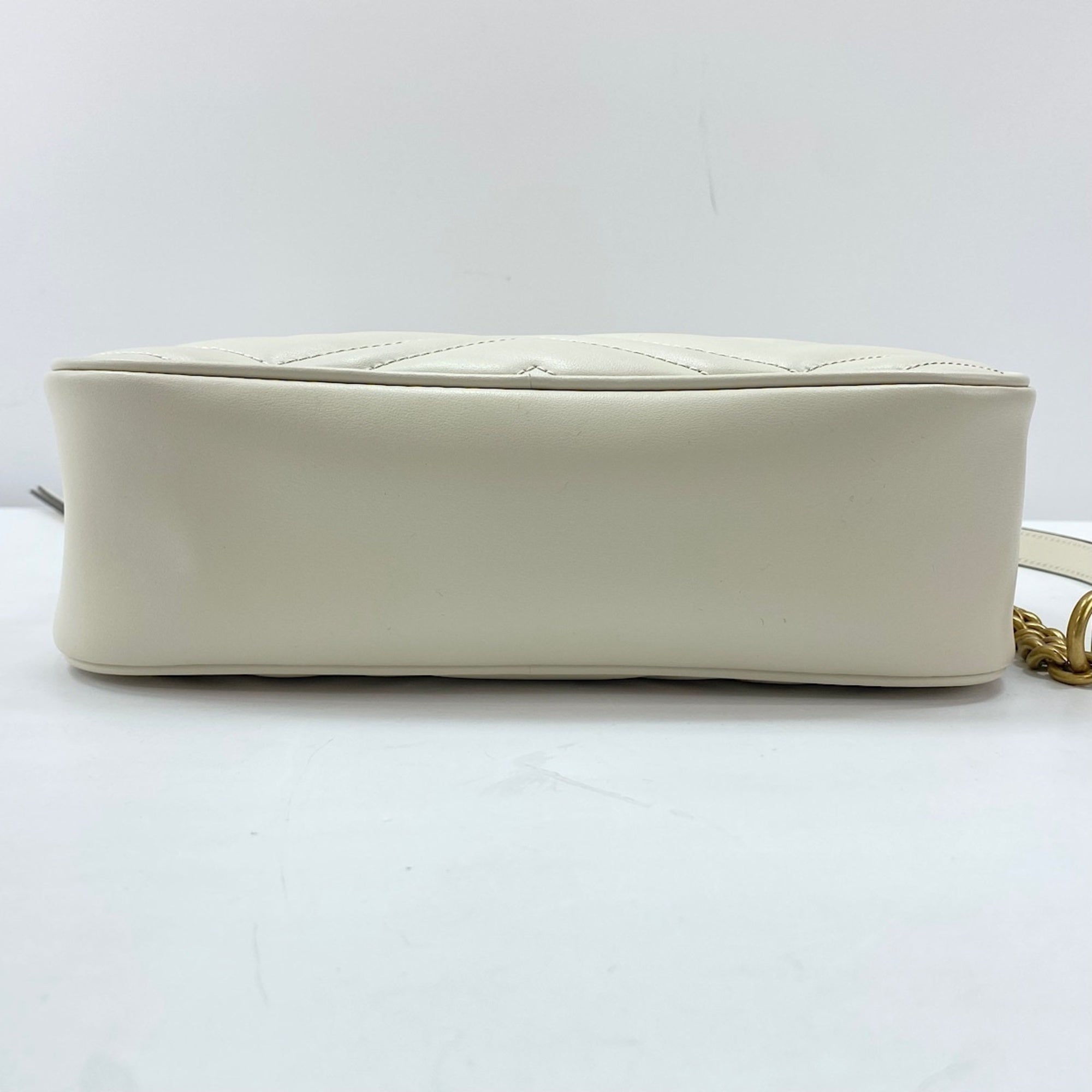 Gucci White Shoulder Bag (Pre-Owned)