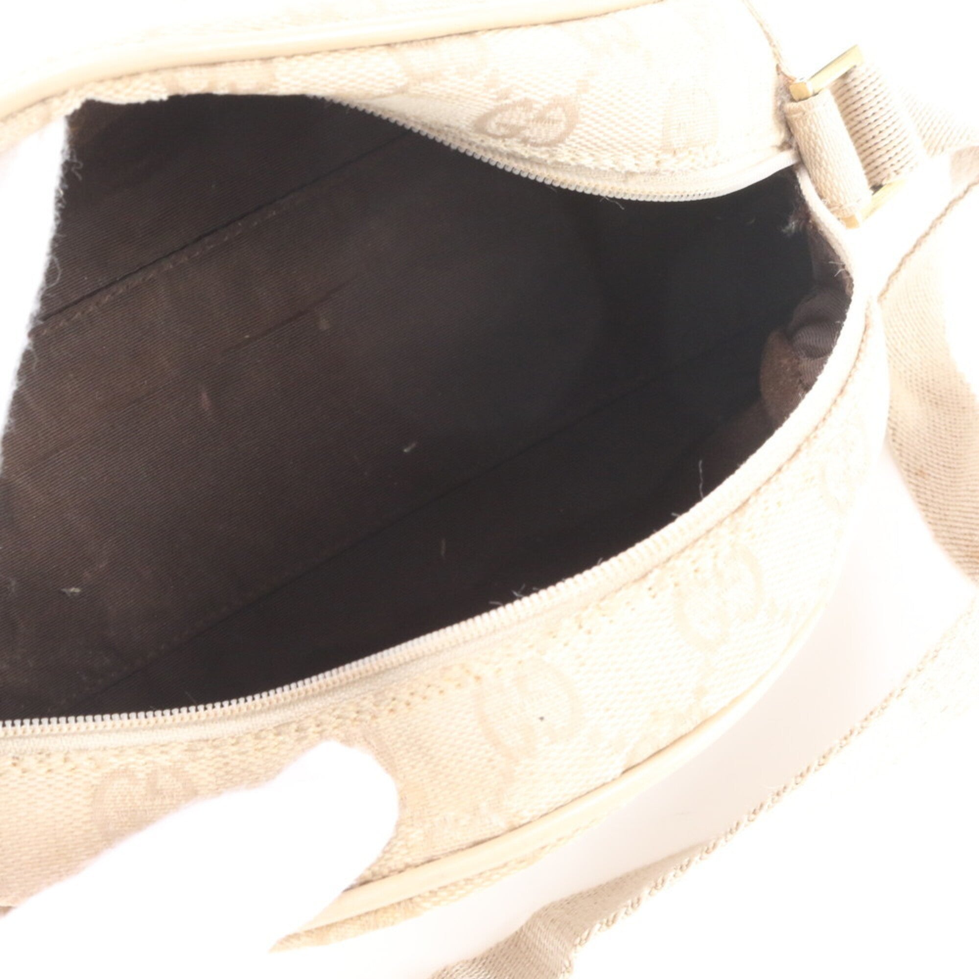 Gucci Beige Gg Canvas Shoulder Bag (Pre-Owned)
