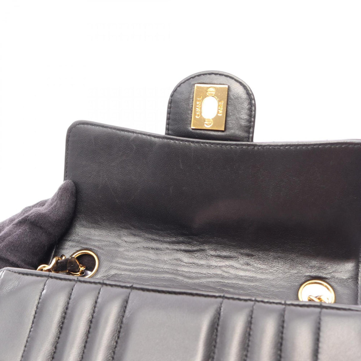 Chanel Black Leather Handbag Shoulder Bag (Pre-Owned)