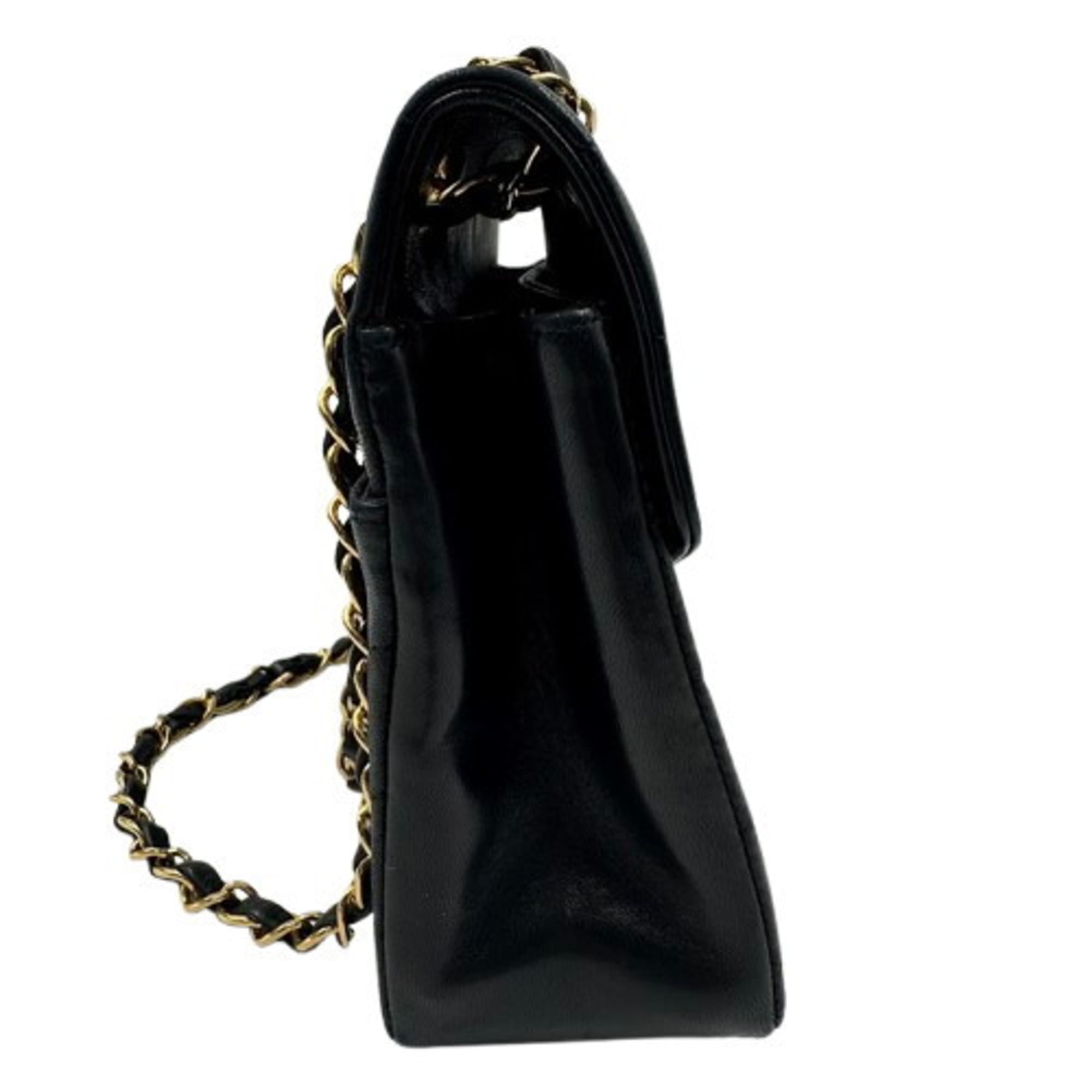 Chanel Black Leather Shoulder Bag (Pre-Owned)