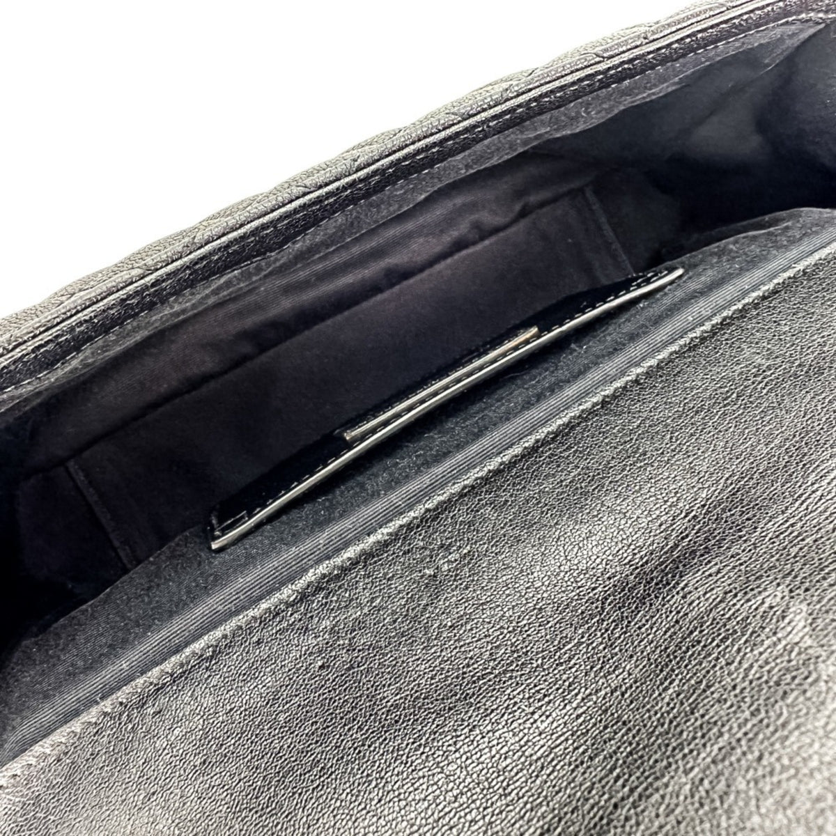 Yves Saint Laurent Black Leather Shoulder Bag (Pre-Owned)