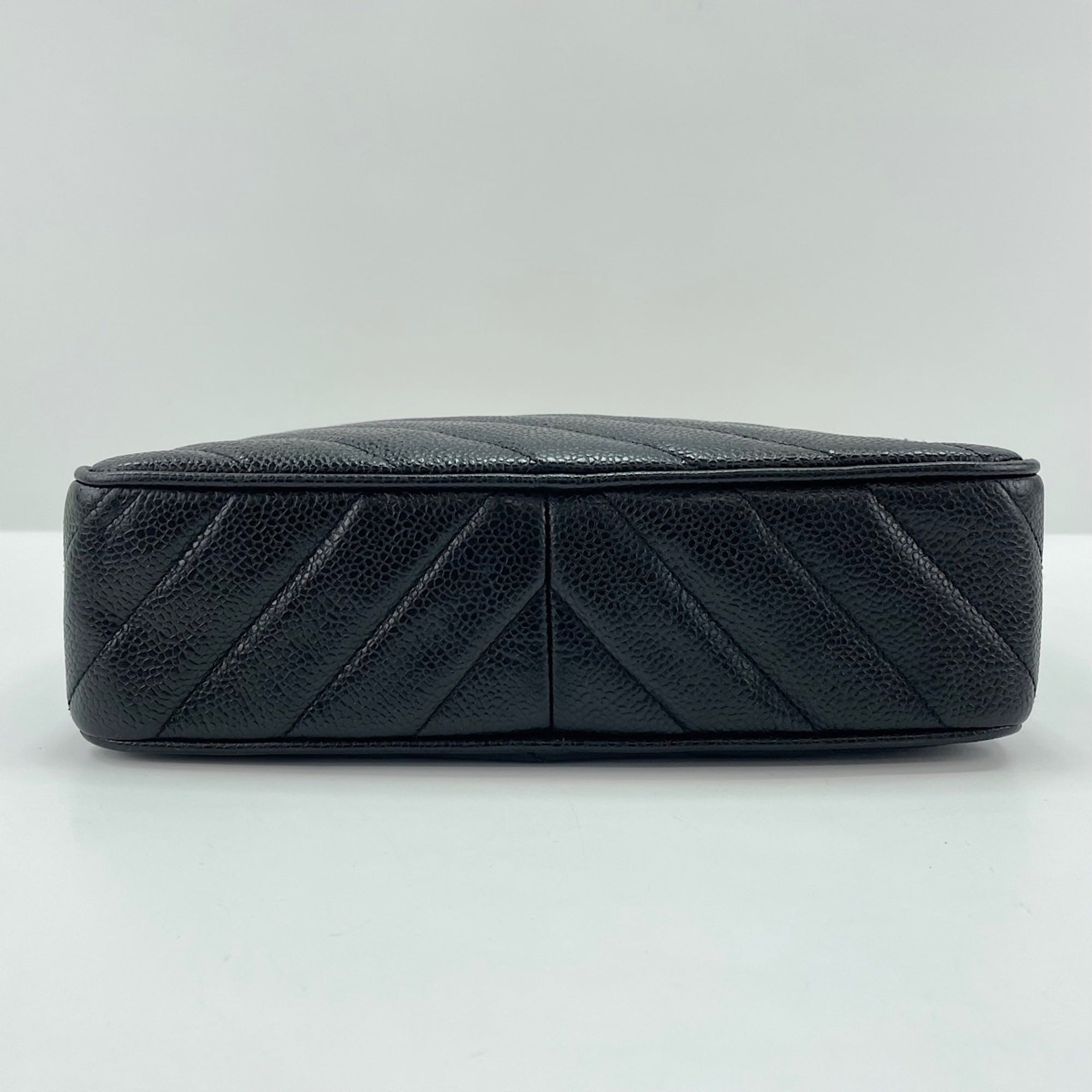 Chanel Black Shoulder Bag (Pre-Owned)