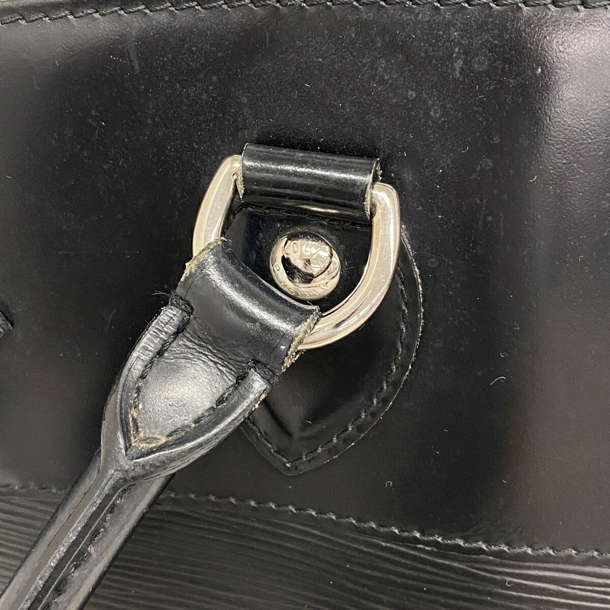 Louis Vuitton Noir Handbag (Pre-Owned)