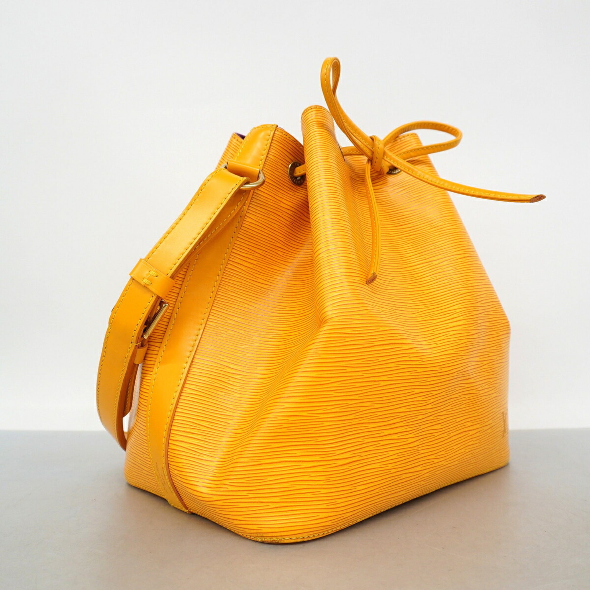 Louis Vuitton Jaune Shoulder Bag (Pre-Owned)